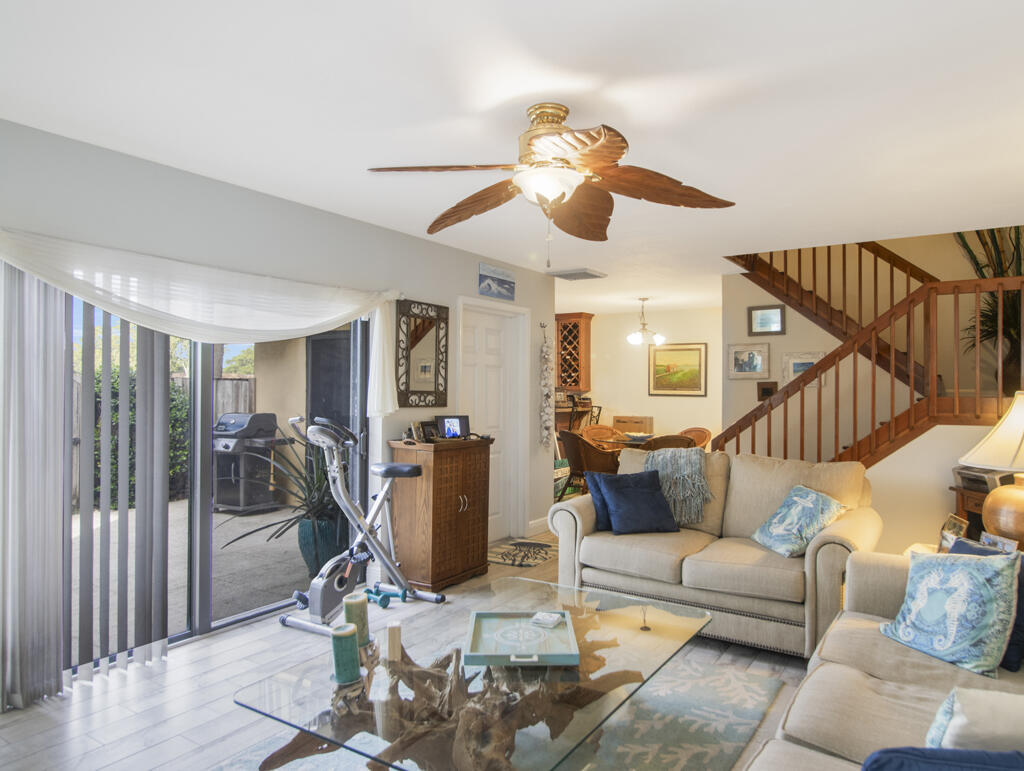 VILLAGE OF SANDALWOOD LAKES 1 - Residential