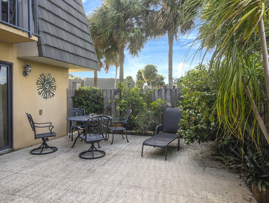 VILLAGE OF SANDALWOOD LAKES 1 - Residential