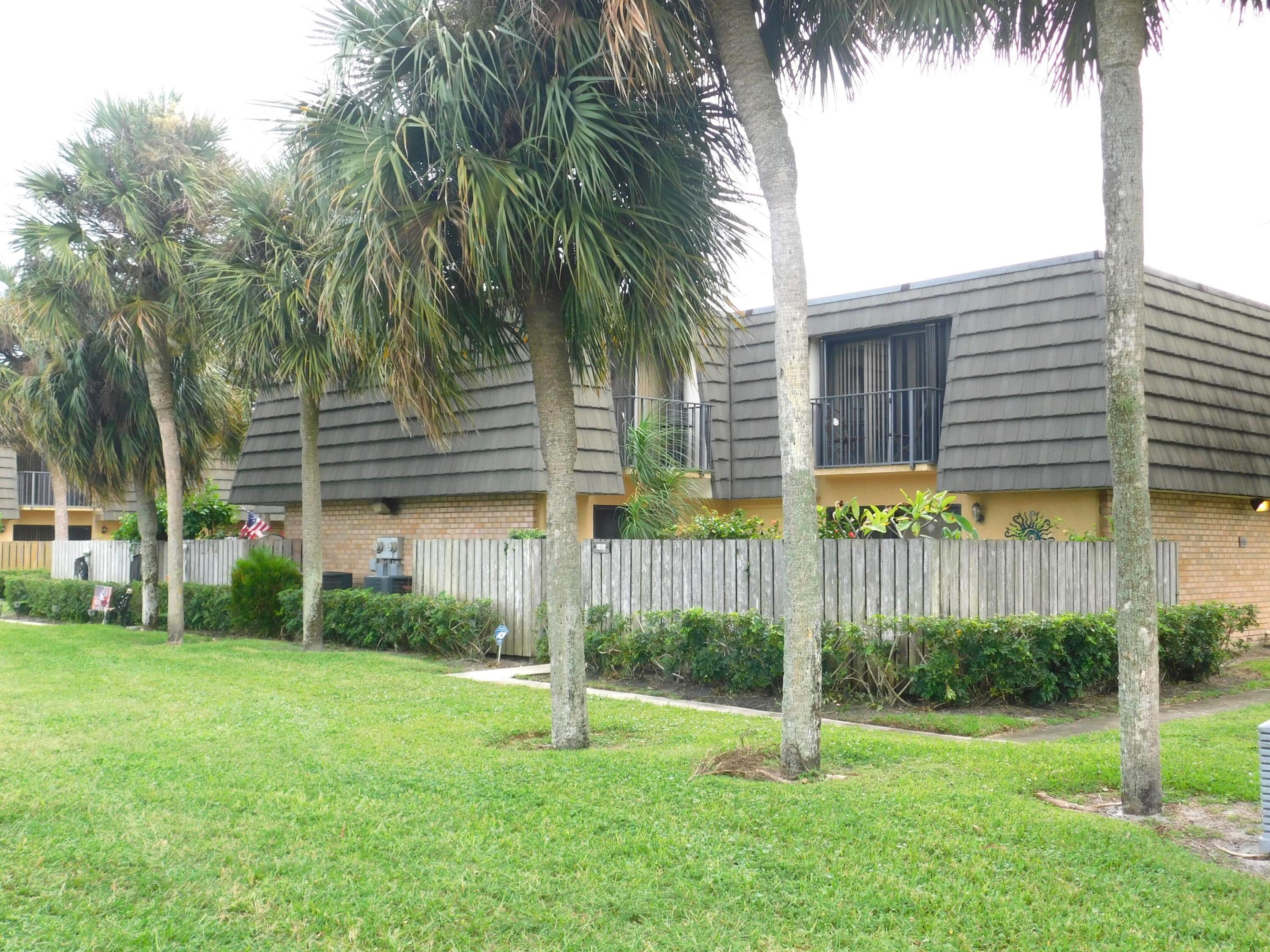 VILLAGE OF SANDALWOOD LAKES 1 - Residential