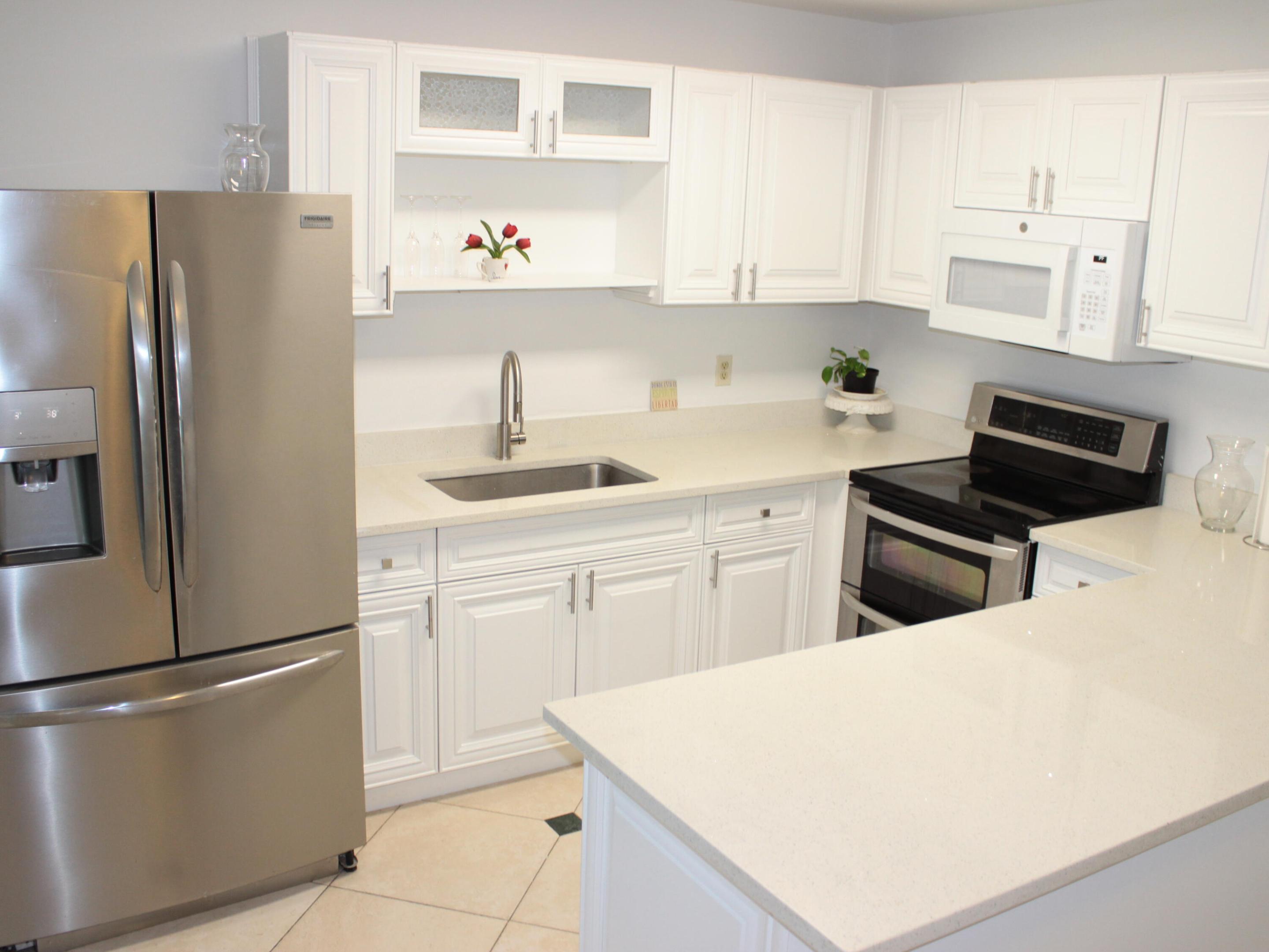 BOCA LAKES CONDO - Residential