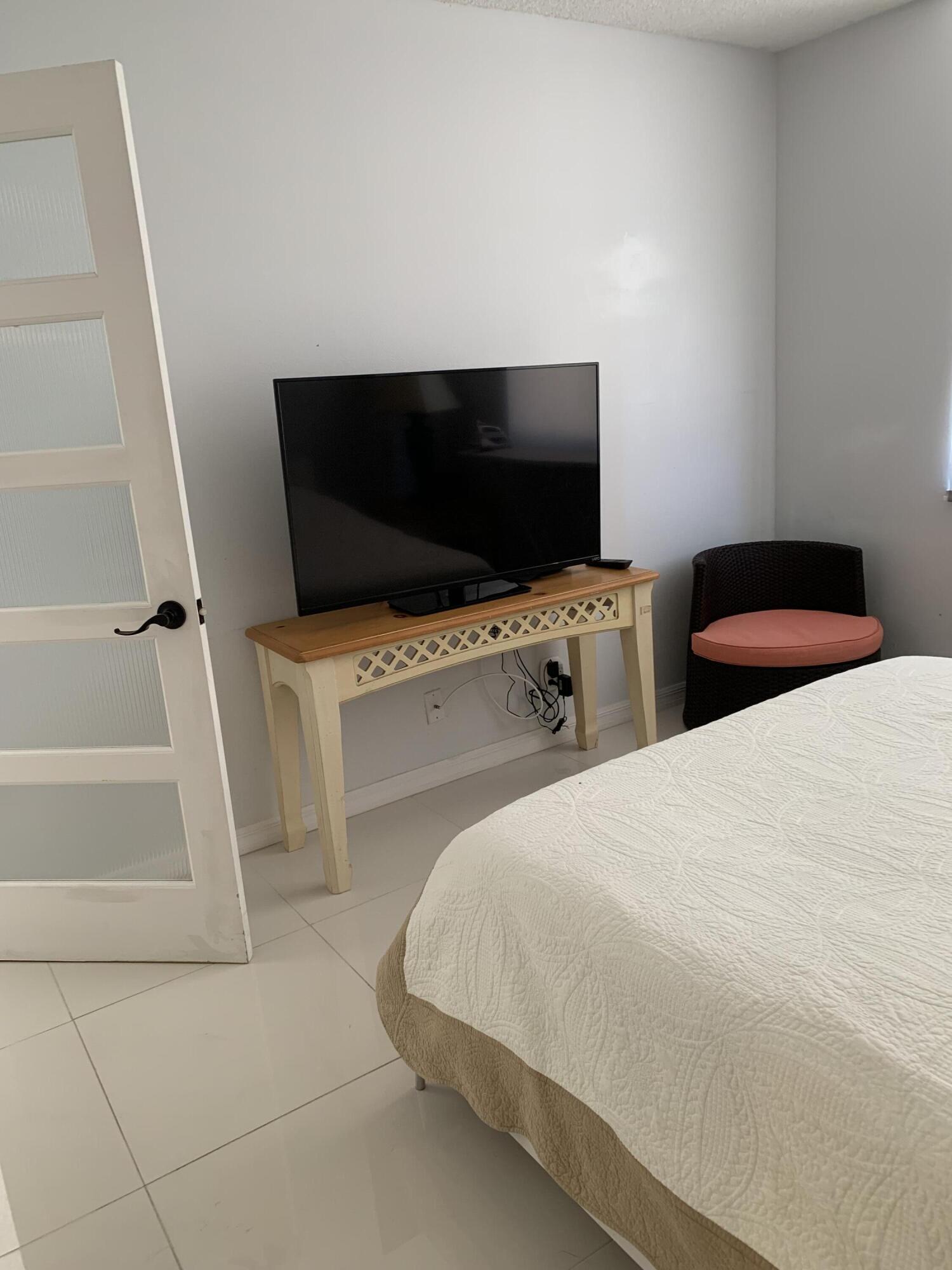 POMPANO BEACH CLUB NORTH CONDO - Residential Lease
