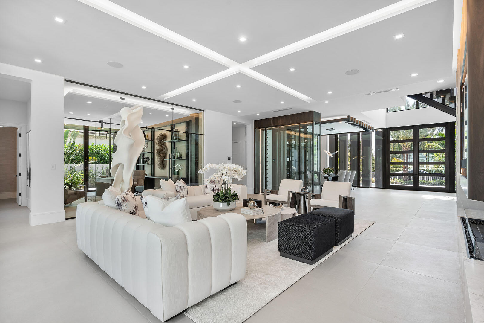 ROYAL PALM YACHT & COUNTRY CLUB - Residential