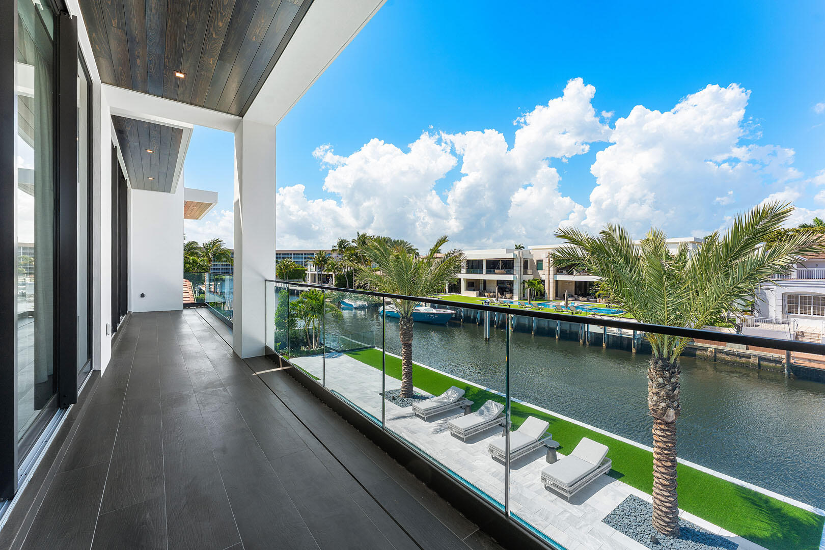 ROYAL PALM YACHT & COUNTRY CLUB - Residential