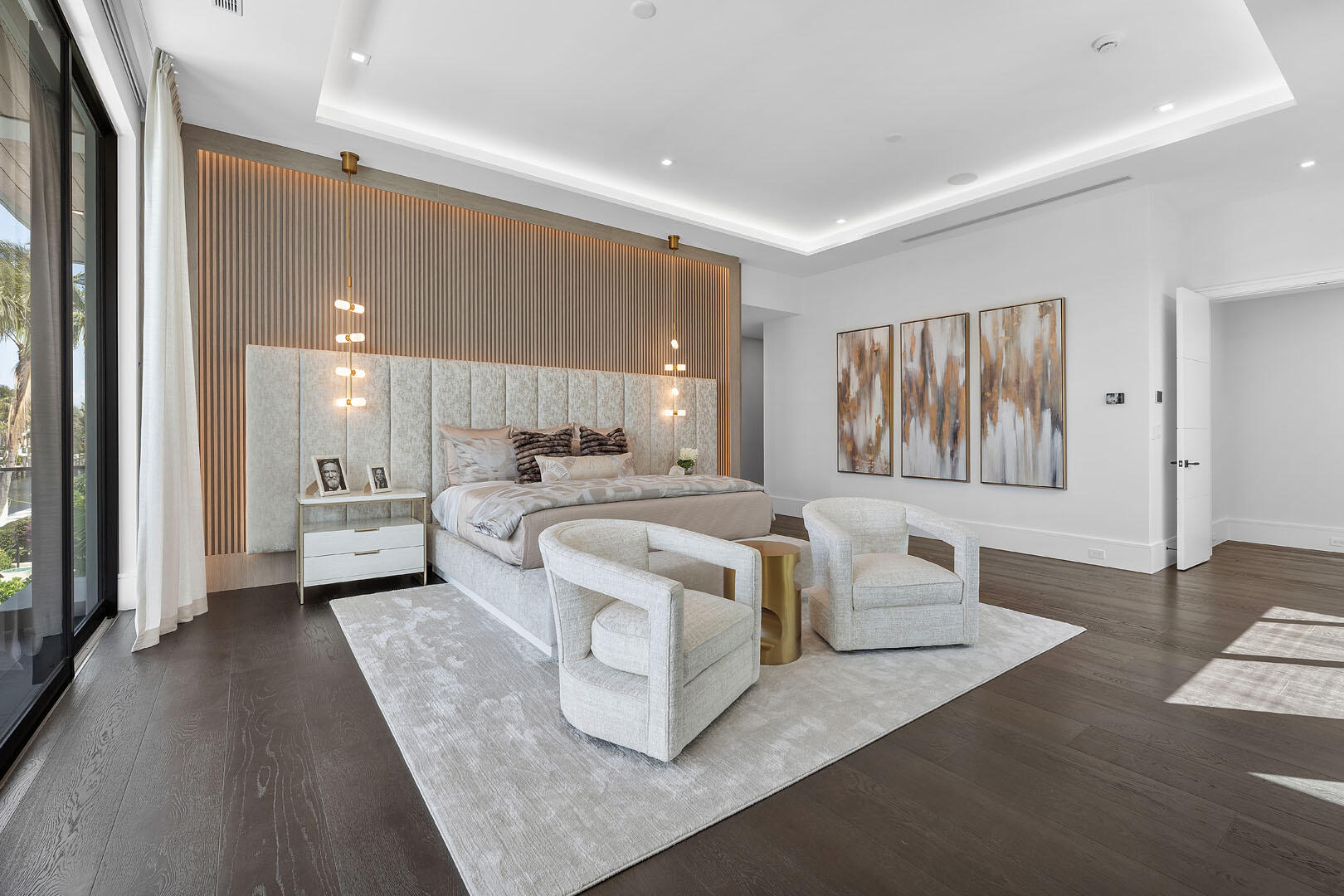 ROYAL PALM YACHT & COUNTRY CLUB - Residential