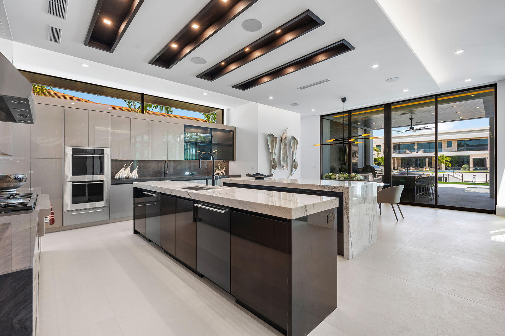 ROYAL PALM YACHT & COUNTRY CLUB - Residential