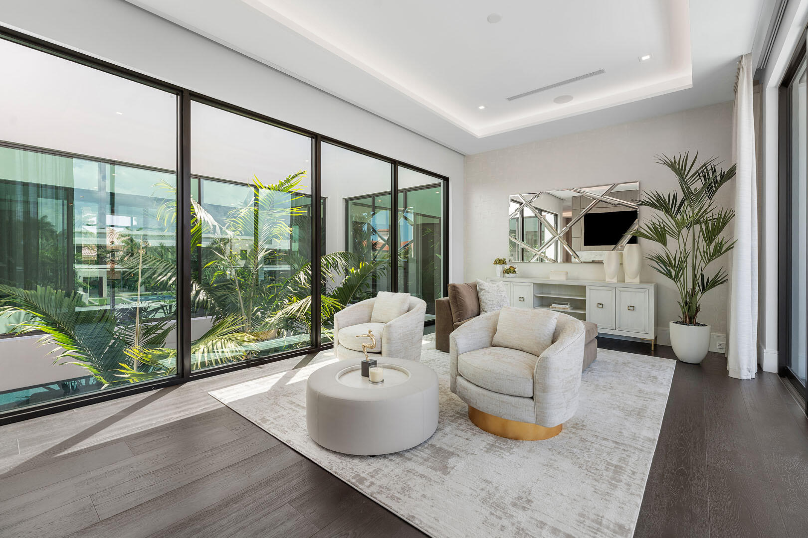 ROYAL PALM YACHT & COUNTRY CLUB - Residential