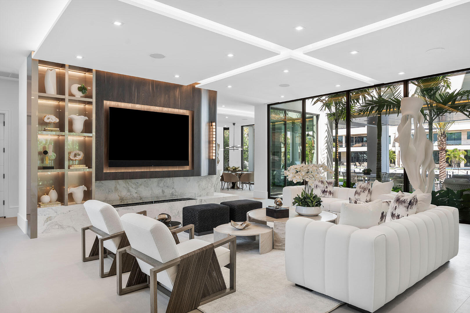 ROYAL PALM YACHT & COUNTRY CLUB - Residential