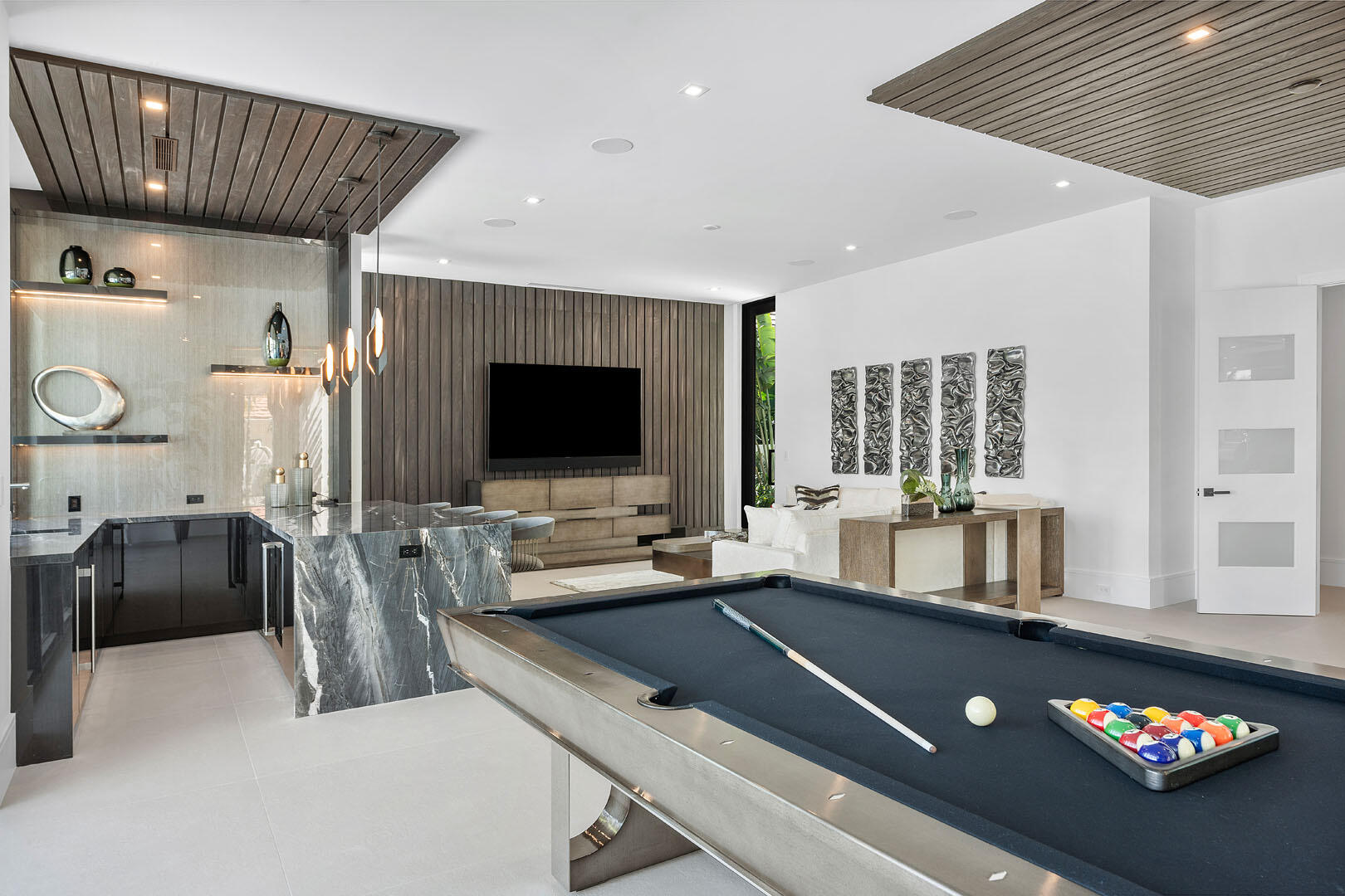 ROYAL PALM YACHT & COUNTRY CLUB - Residential