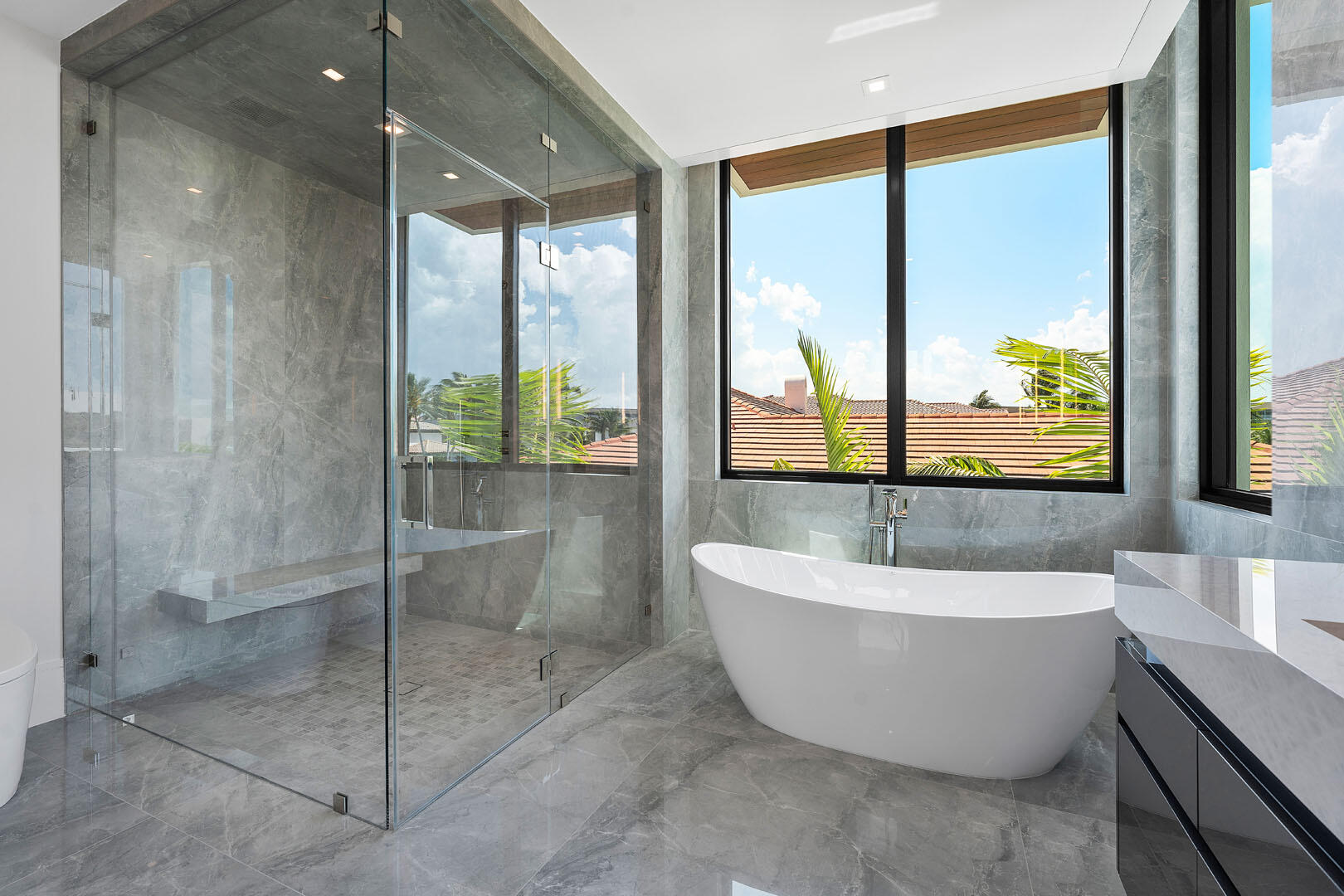 ROYAL PALM YACHT & COUNTRY CLUB - Residential