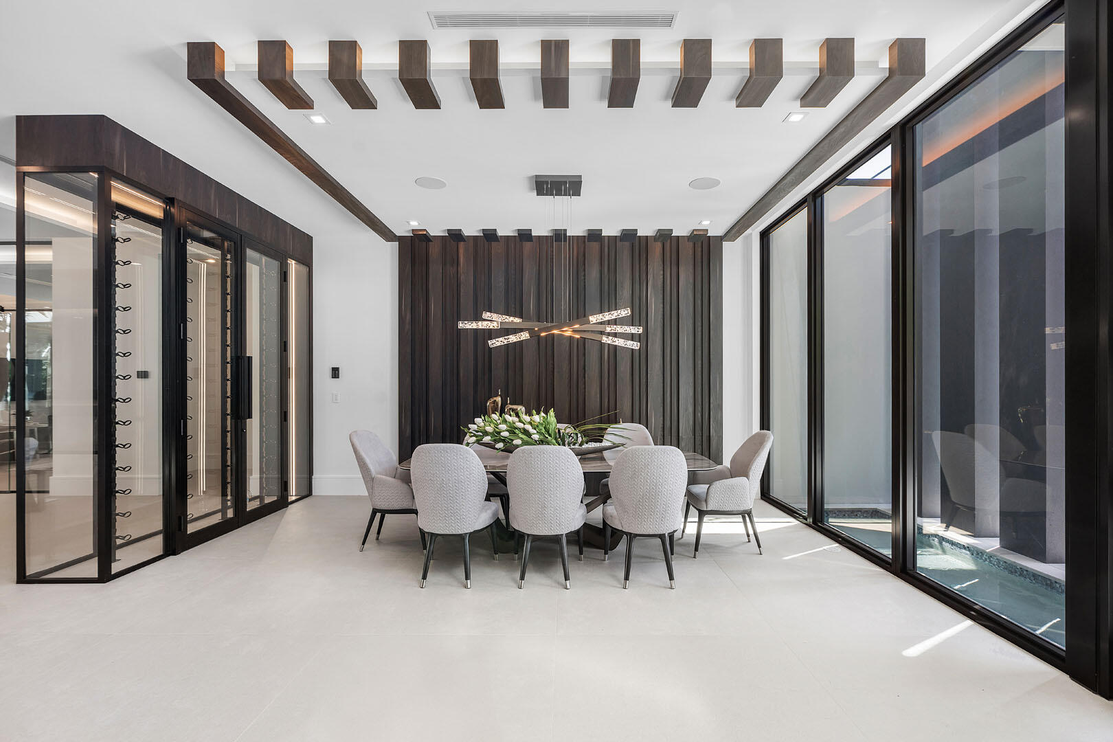 ROYAL PALM YACHT & COUNTRY CLUB - Residential