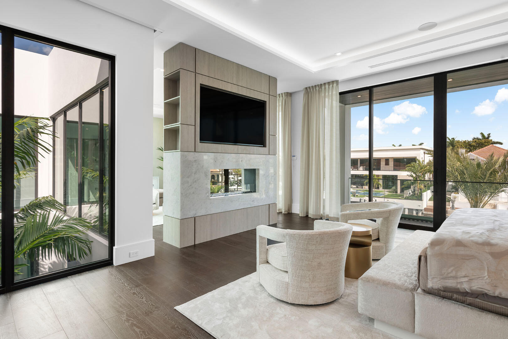 ROYAL PALM YACHT & COUNTRY CLUB - Residential