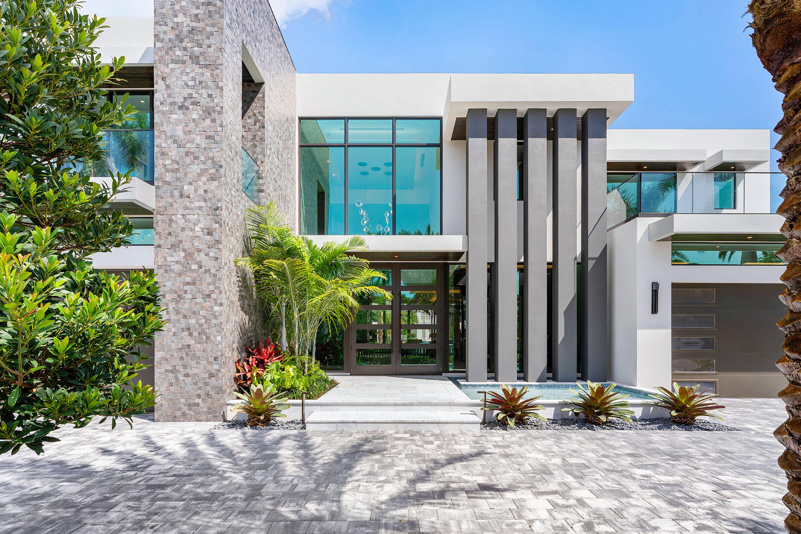 ROYAL PALM YACHT & COUNTRY CLUB - Residential