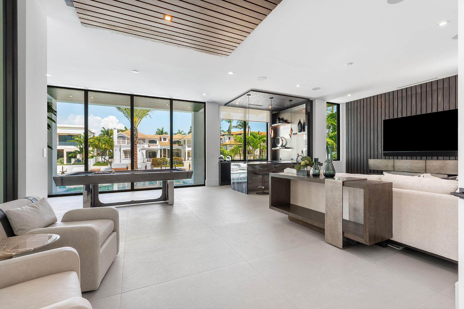 ROYAL PALM YACHT & COUNTRY CLUB - Residential