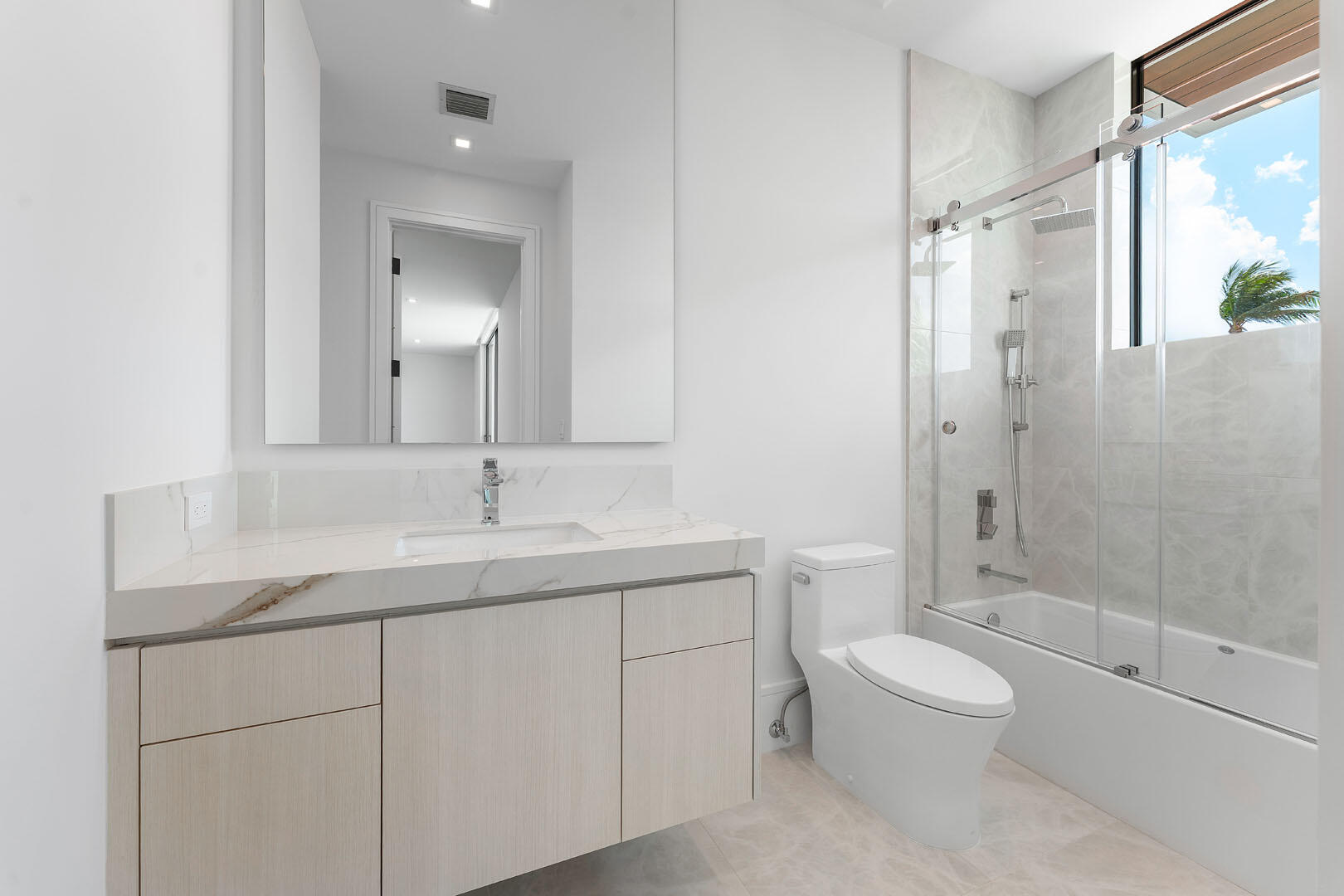 ROYAL PALM YACHT & COUNTRY CLUB - Residential