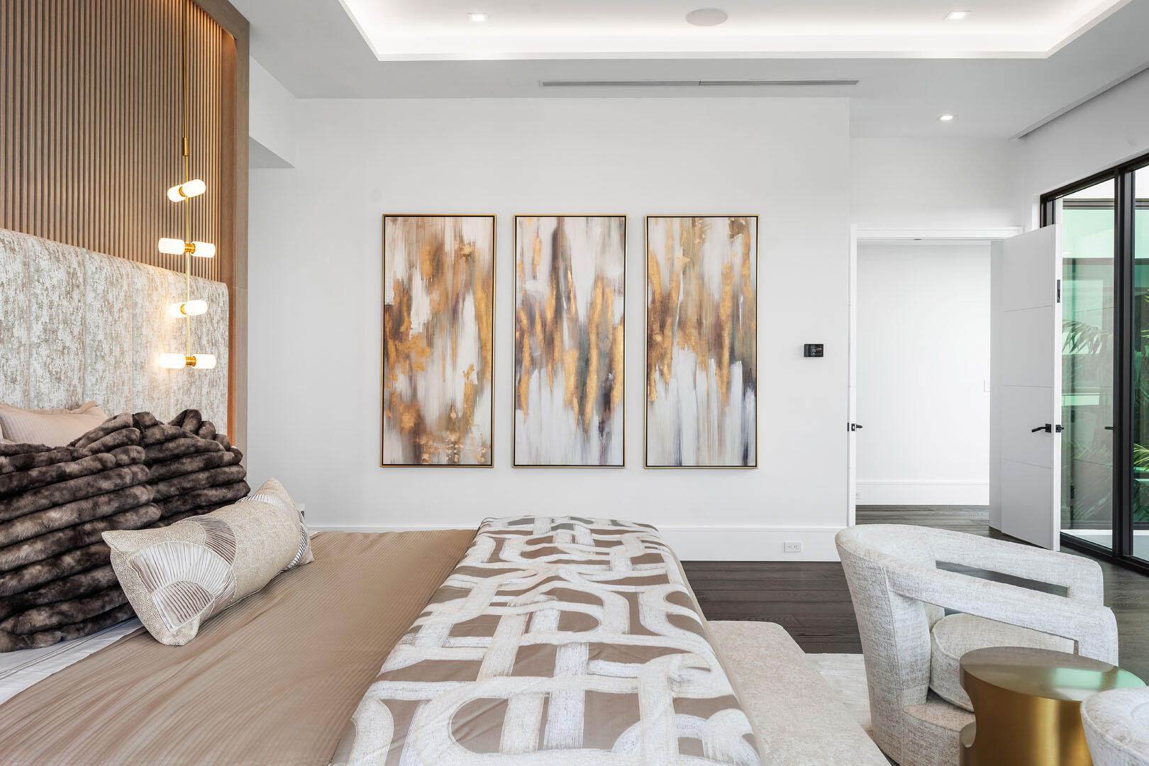 ROYAL PALM YACHT & COUNTRY CLUB - Residential