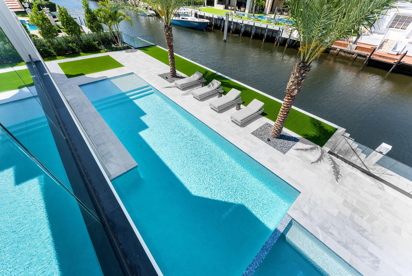 ROYAL PALM YACHT & COUNTRY CLUB - Residential