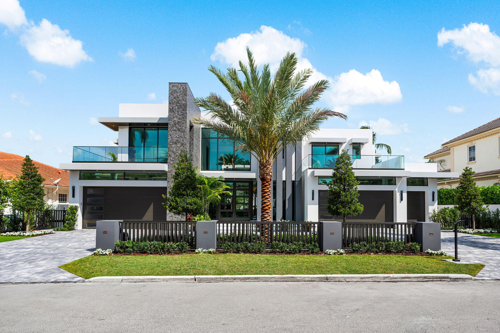 ROYAL PALM YACHT & COUNTRY CLUB - Residential