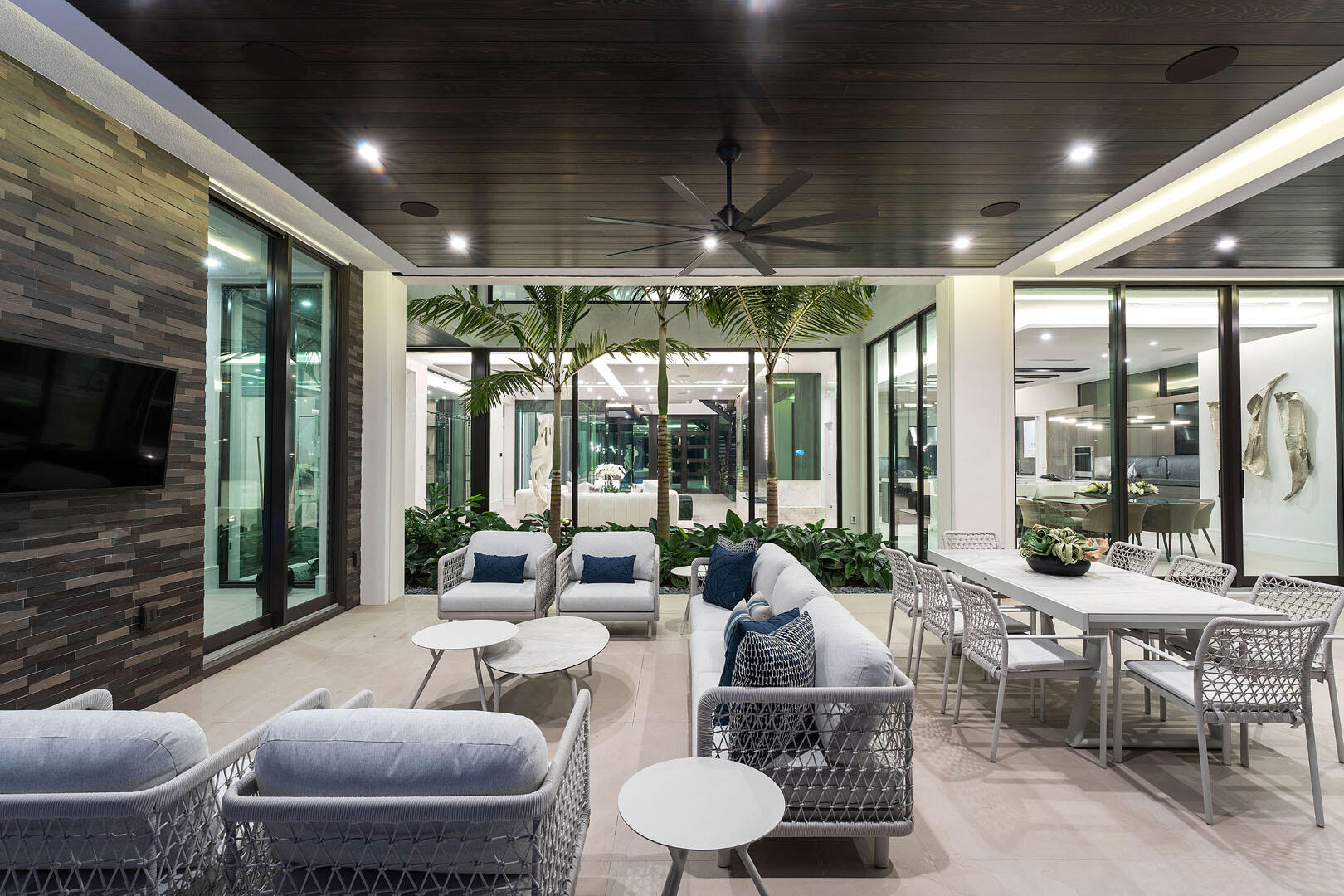 ROYAL PALM YACHT & COUNTRY CLUB - Residential