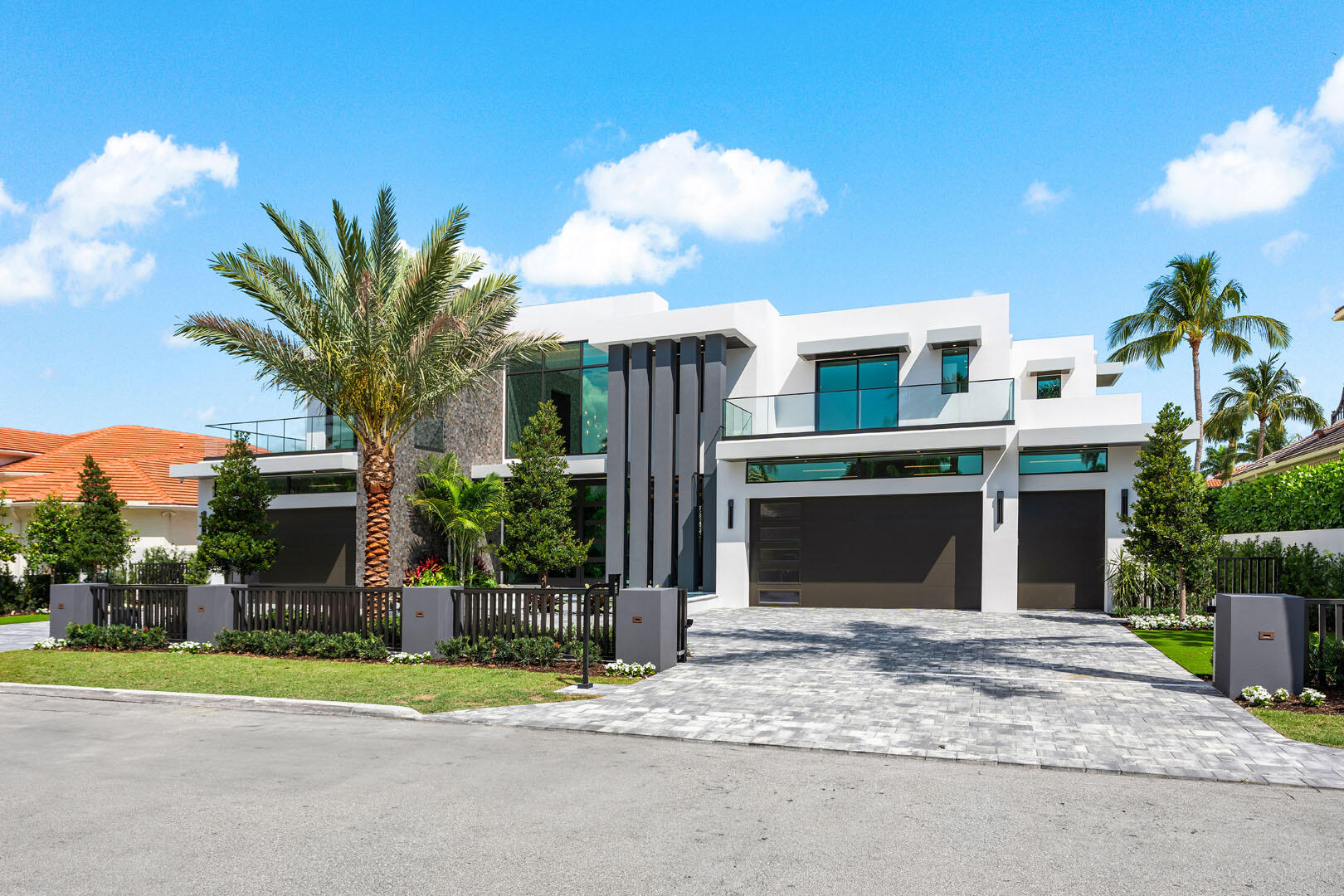 ROYAL PALM YACHT & COUNTRY CLUB - Residential