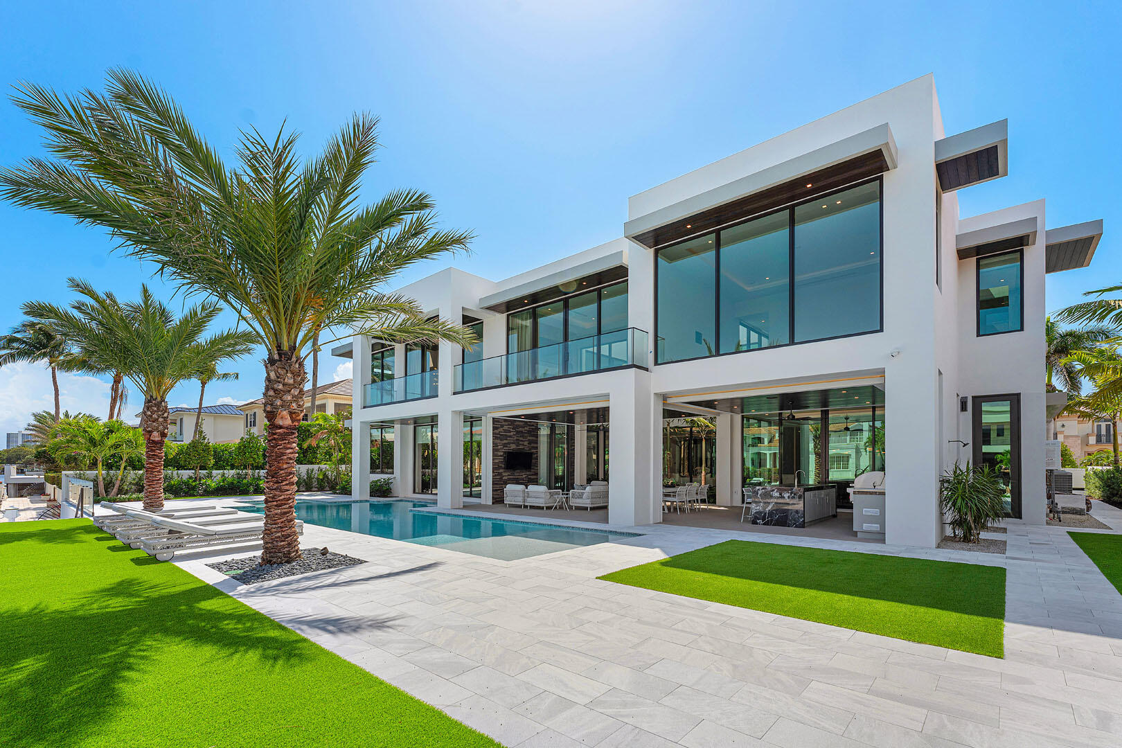 ROYAL PALM YACHT & COUNTRY CLUB - Residential