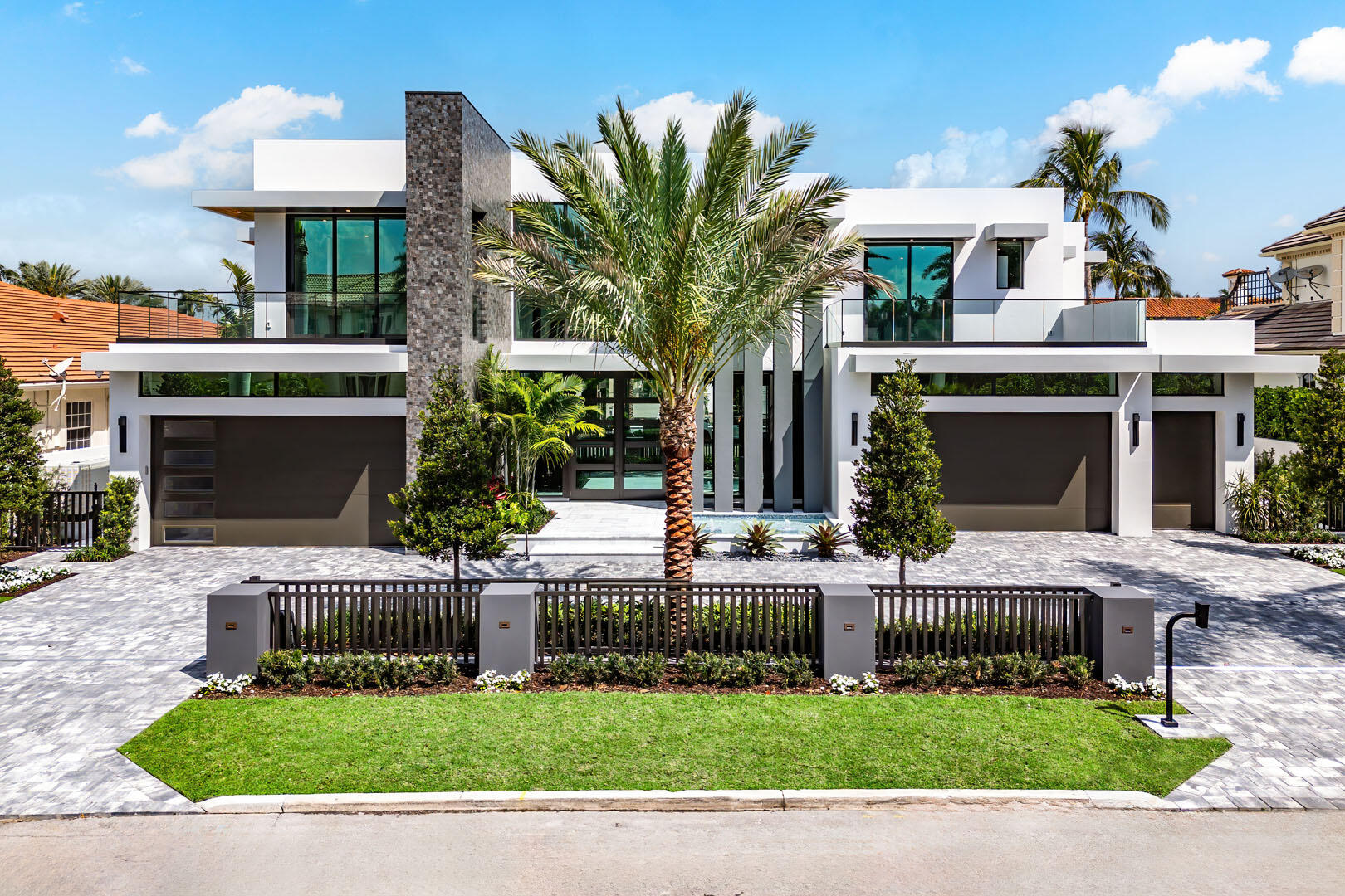 ROYAL PALM YACHT & COUNTRY CLUB - Residential