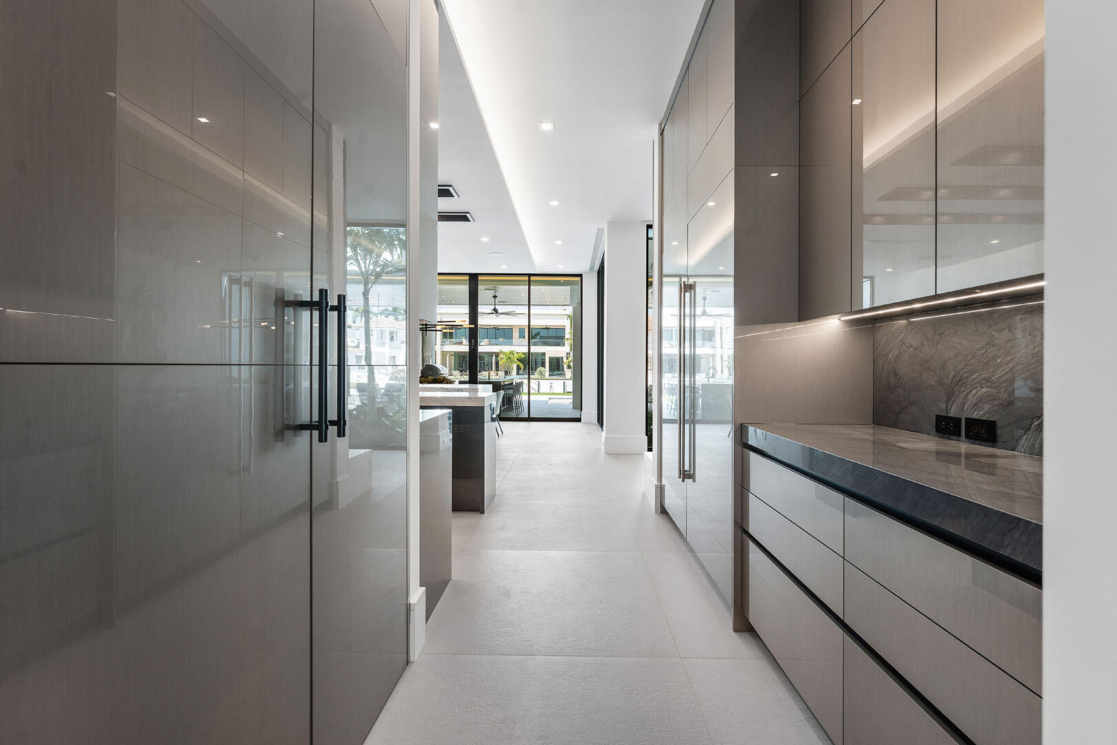 ROYAL PALM YACHT & COUNTRY CLUB - Residential