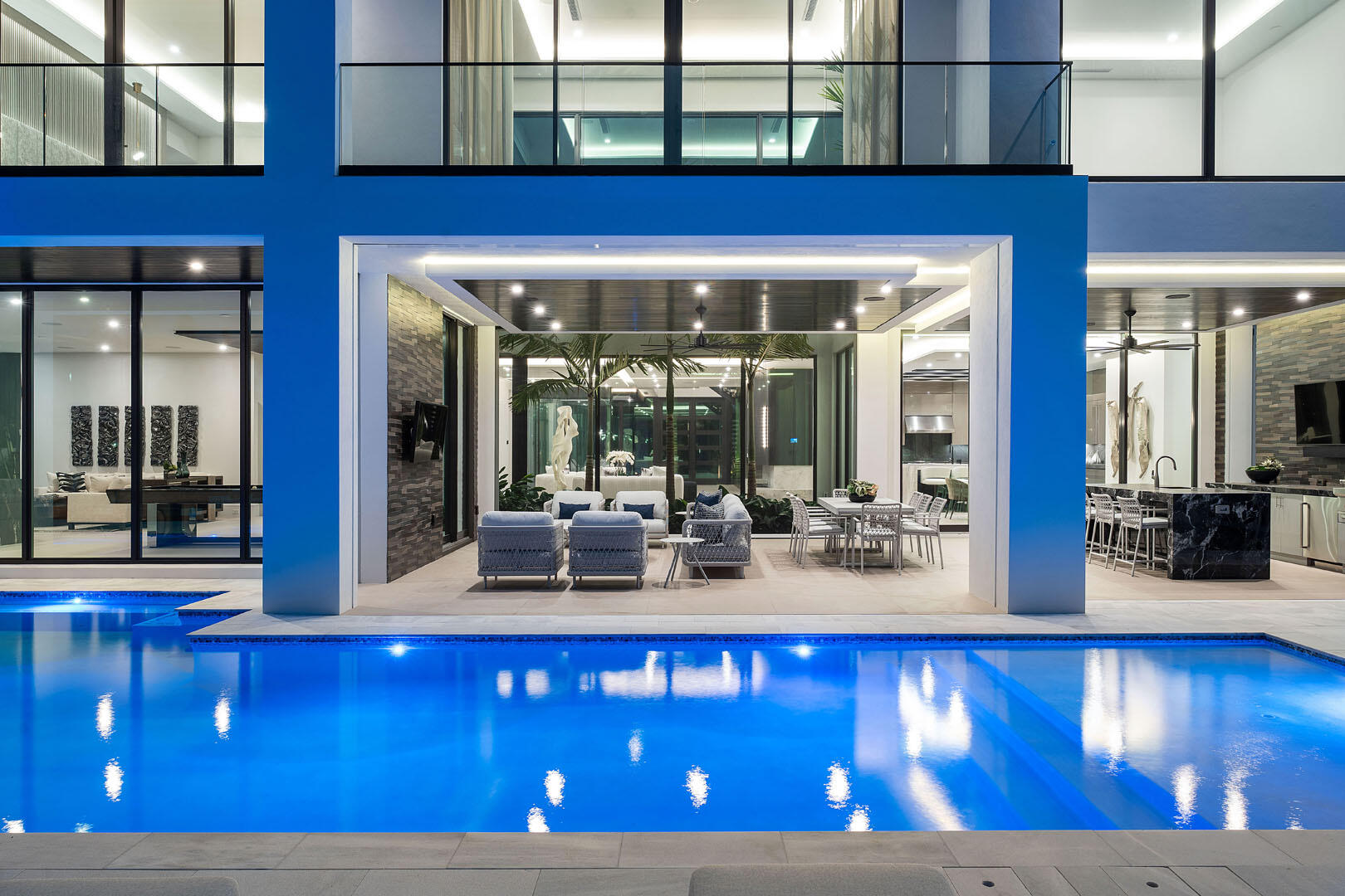 ROYAL PALM YACHT & COUNTRY CLUB - Residential