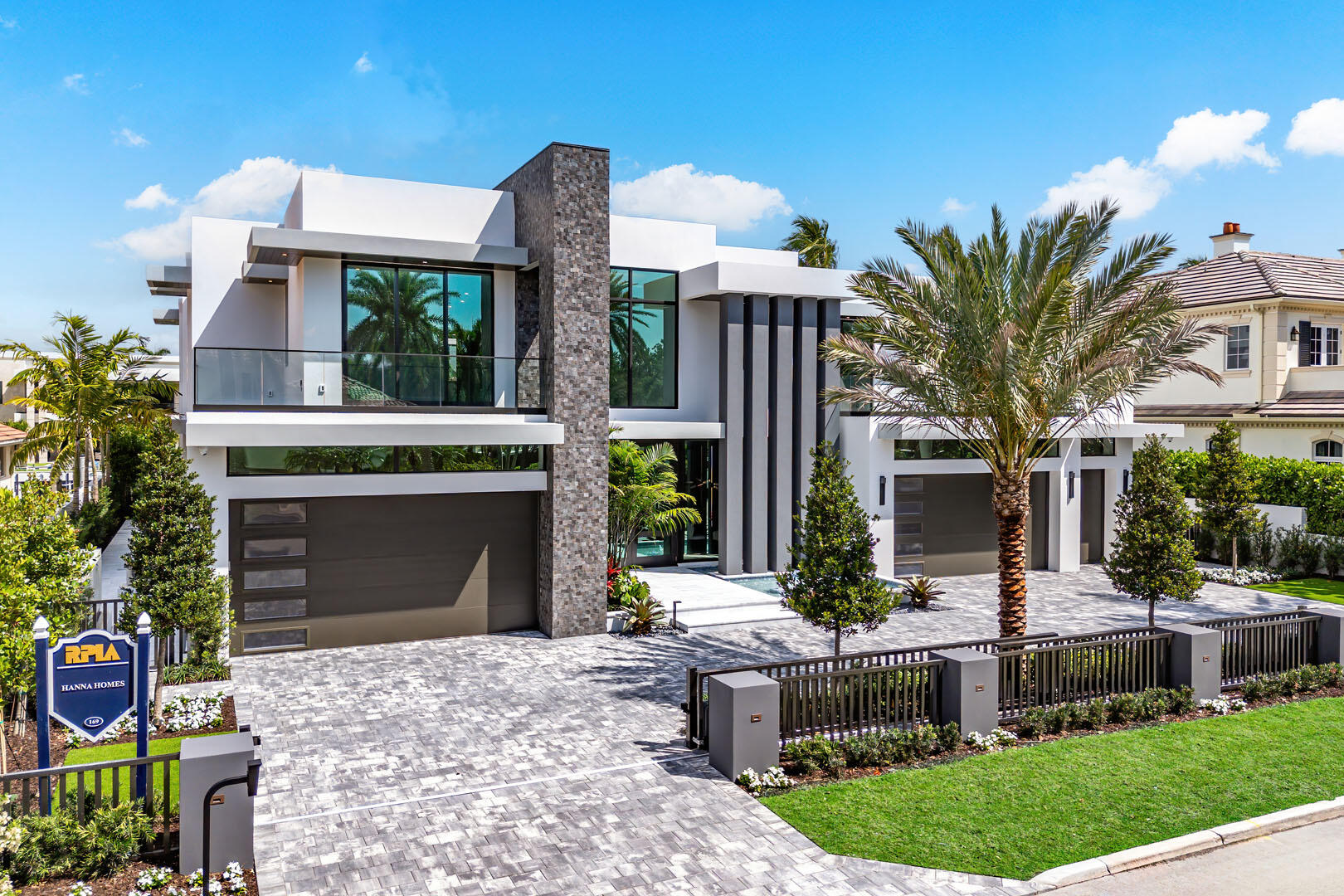 ROYAL PALM YACHT & COUNTRY CLUB - Residential