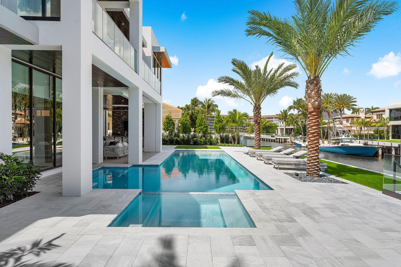ROYAL PALM YACHT & COUNTRY CLUB - Residential