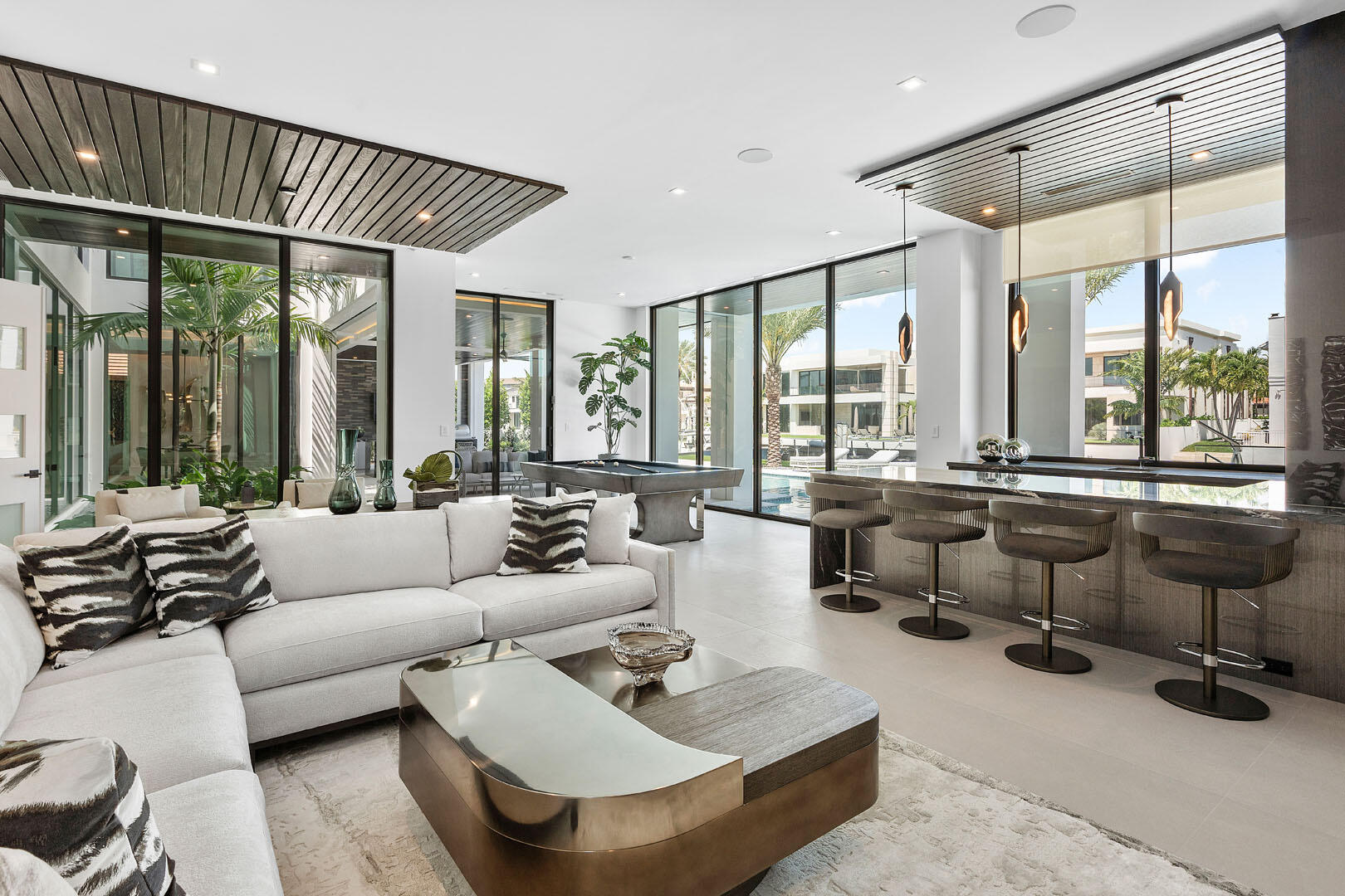 ROYAL PALM YACHT & COUNTRY CLUB - Residential