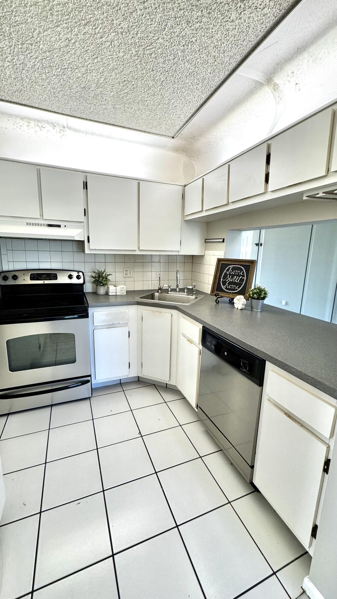 PALM CLUB VILLAGE I CONDO - Residential
