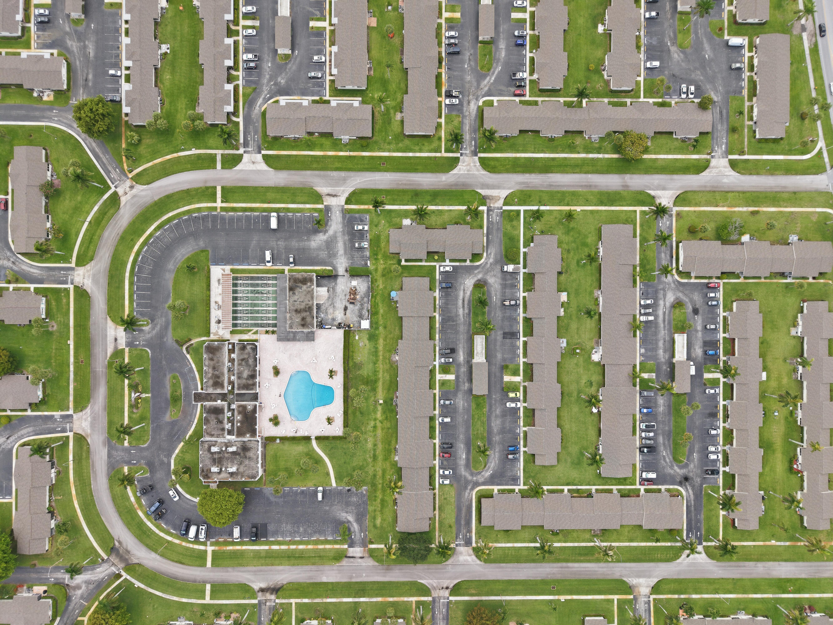 CRESTHAVEN VILLAS 3 CONDO - Residential
