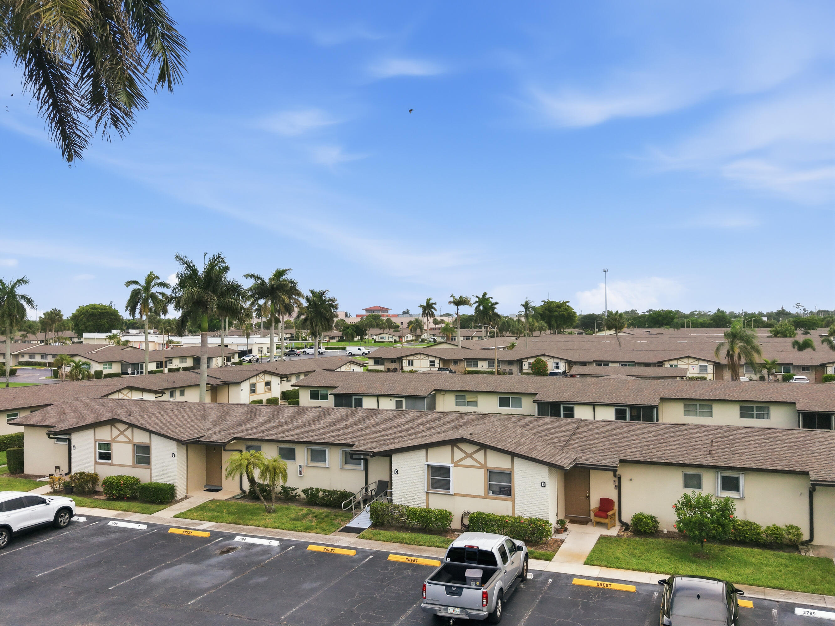 CRESTHAVEN VILLAS 3 CONDO - Residential
