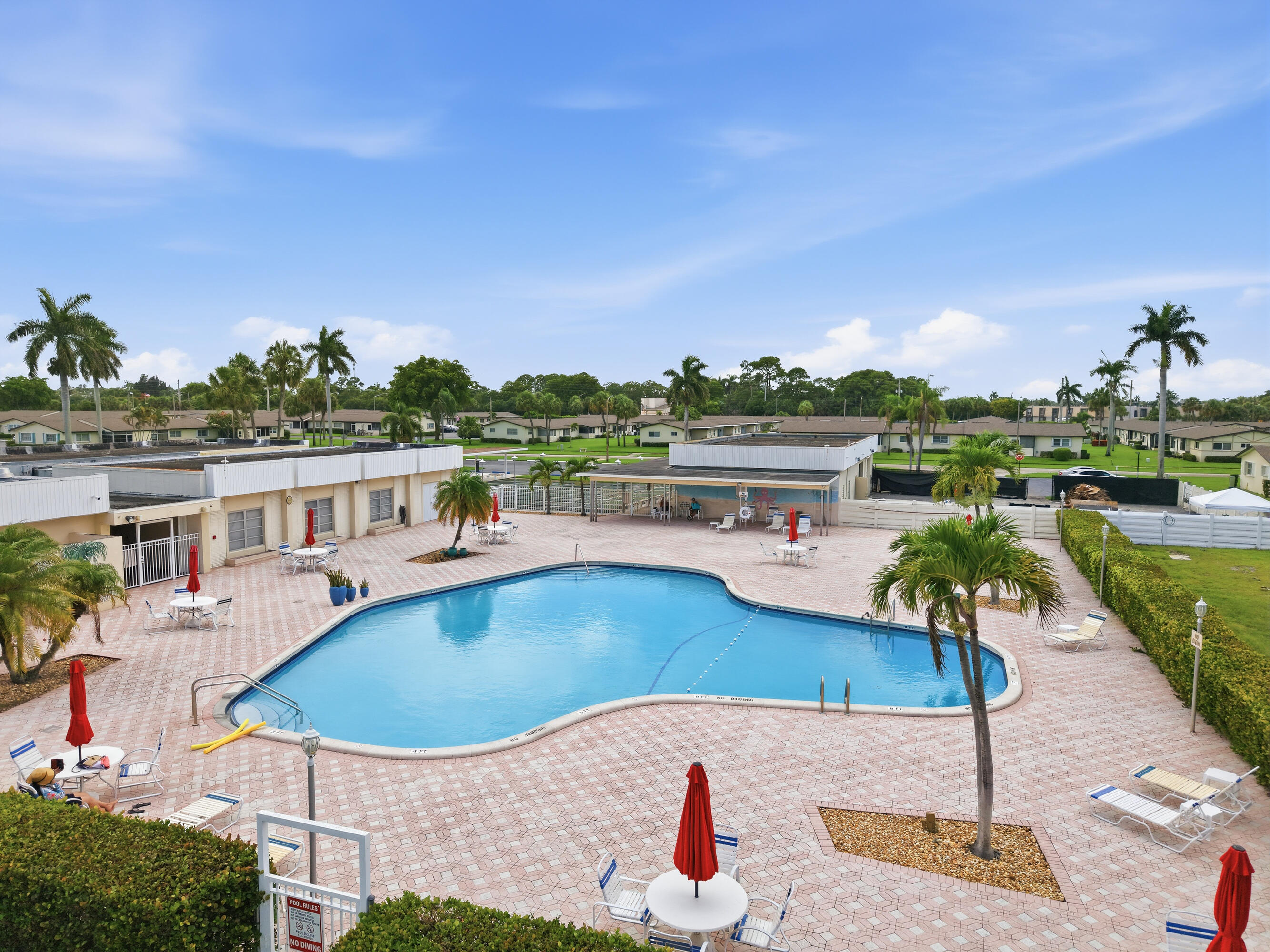 CRESTHAVEN VILLAS 3 CONDO - Residential