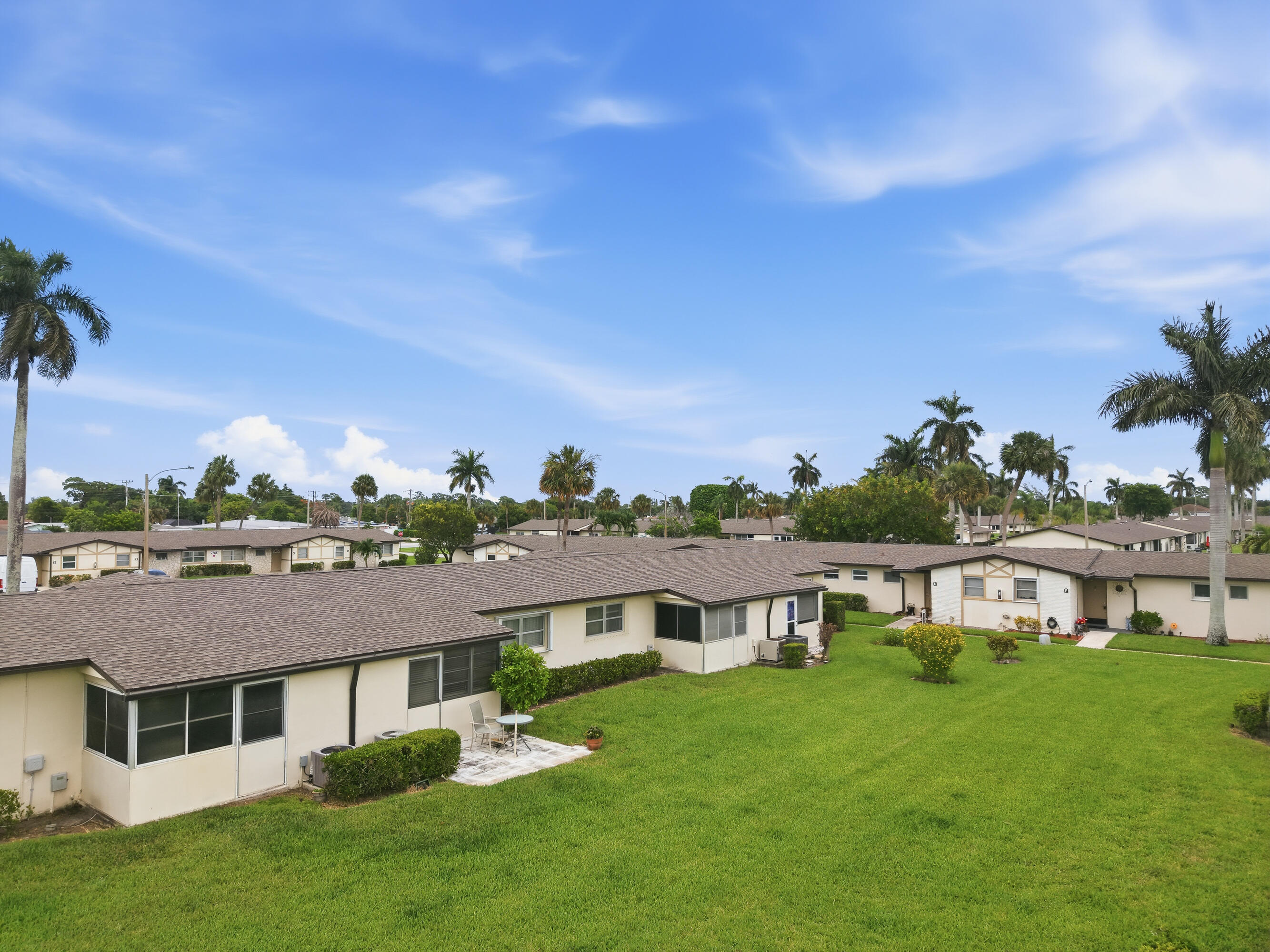 CRESTHAVEN VILLAS 3 CONDO - Residential