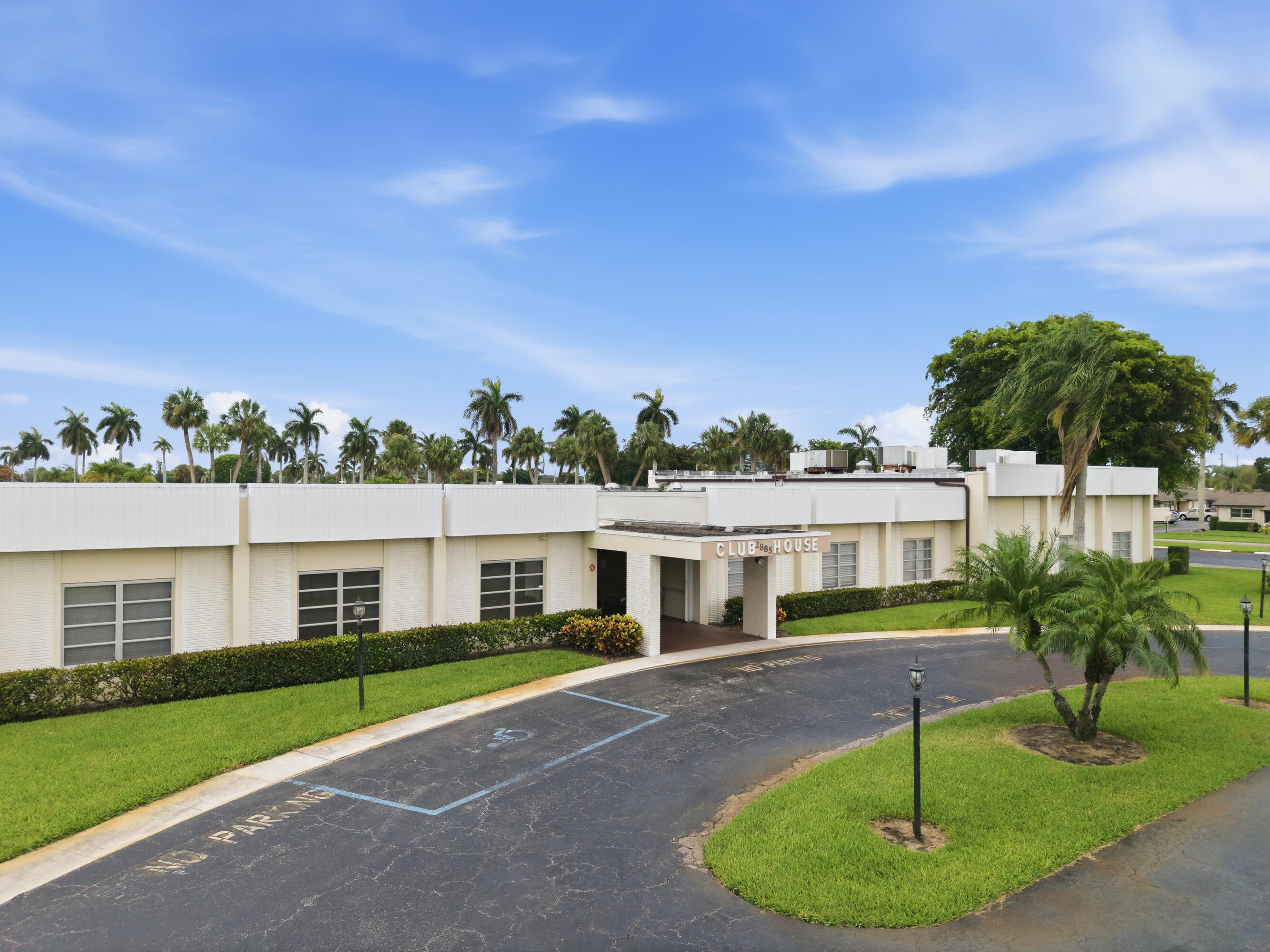 CRESTHAVEN VILLAS 3 CONDO - Residential