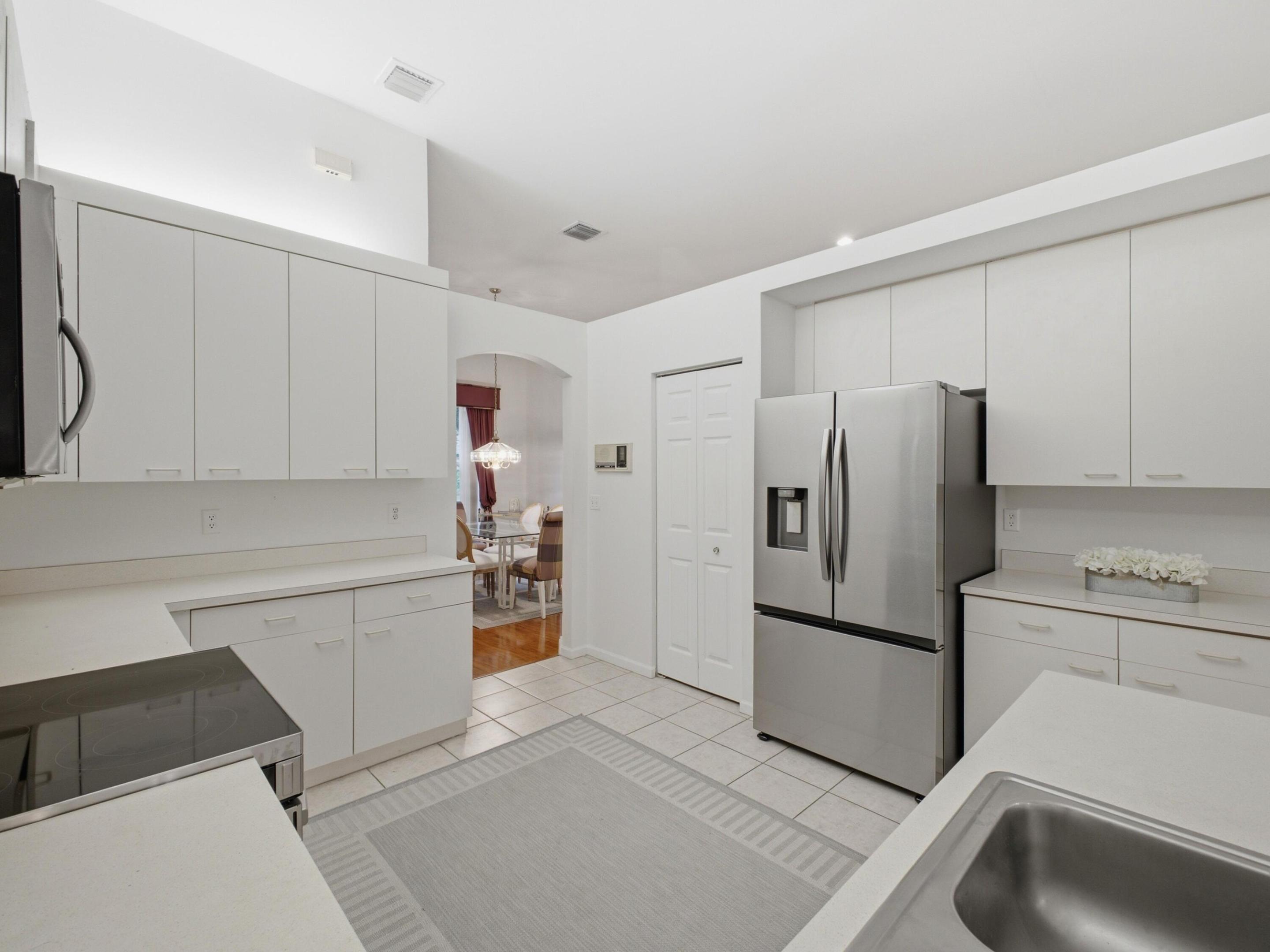 REGENCY LAKE ESTATES - Residential Lease