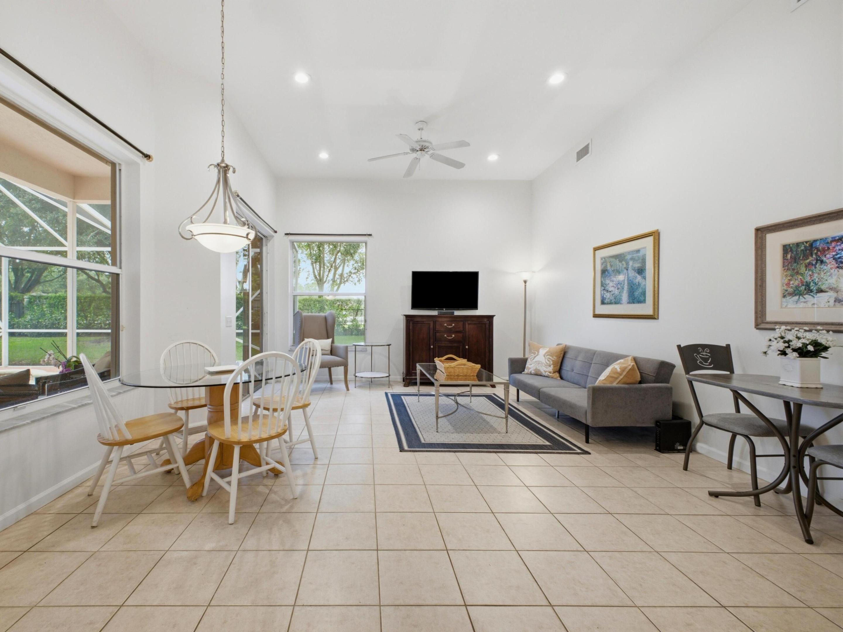 REGENCY LAKE ESTATES - Residential Lease