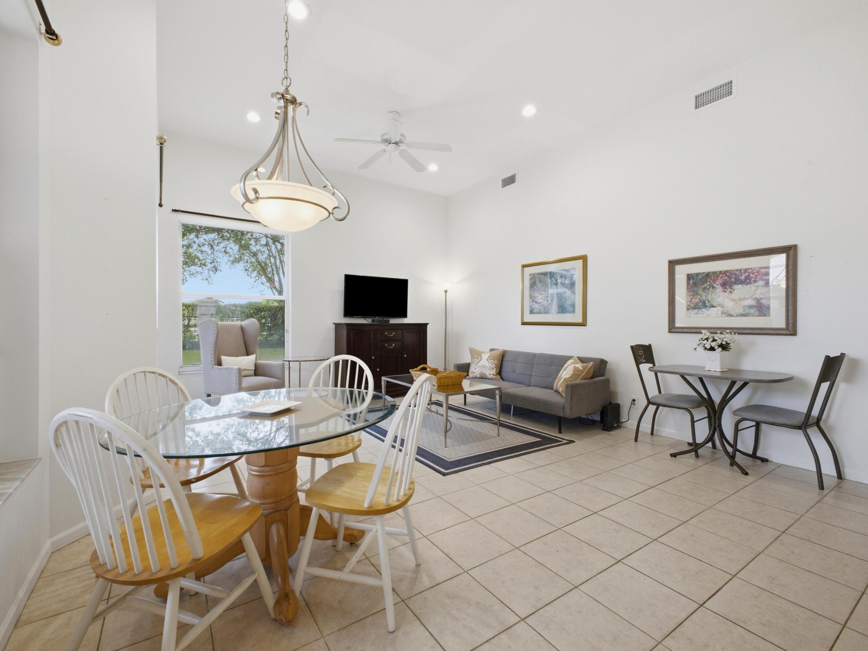 REGENCY LAKE ESTATES - Residential Lease