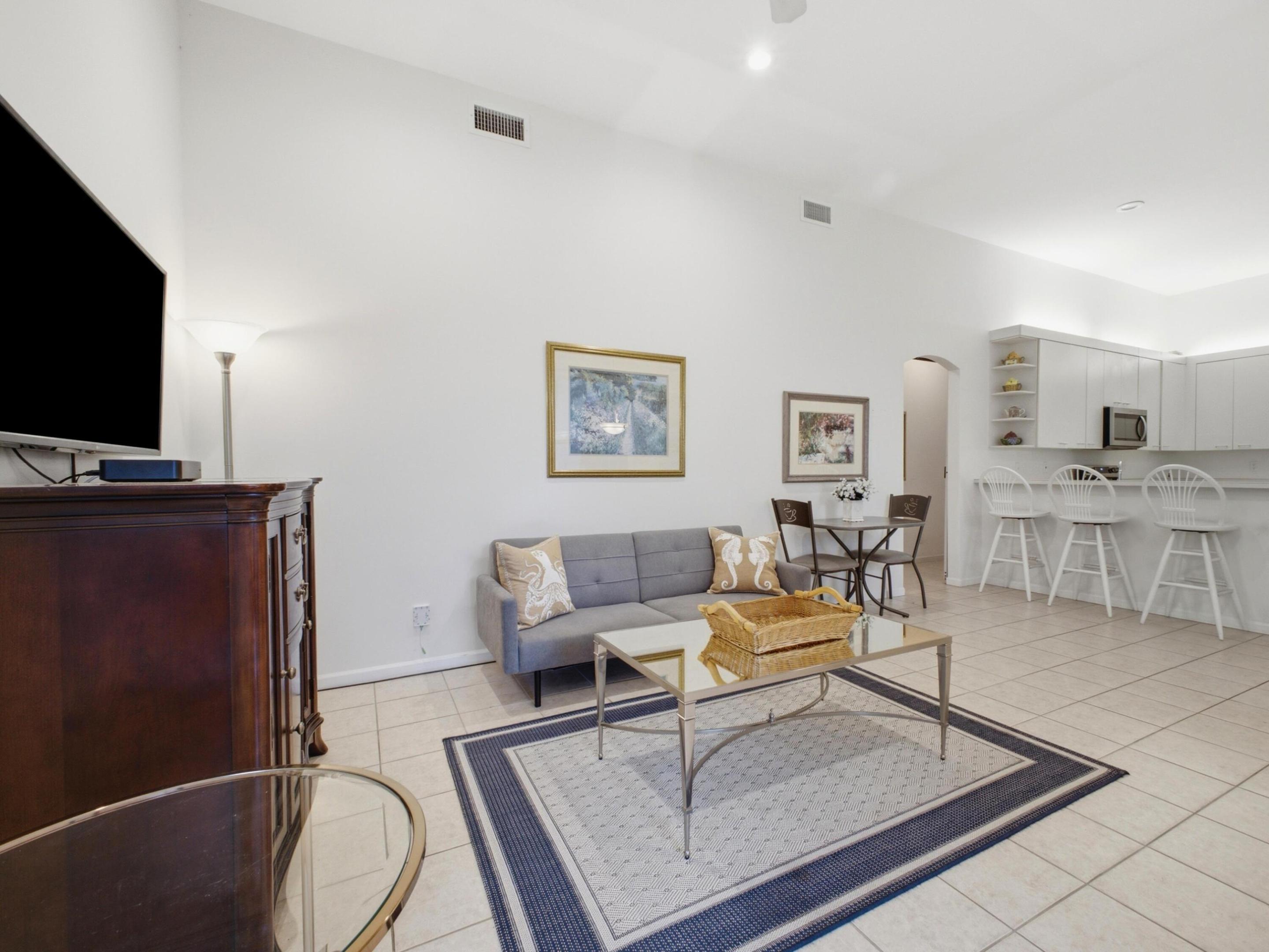 REGENCY LAKE ESTATES - Residential Lease