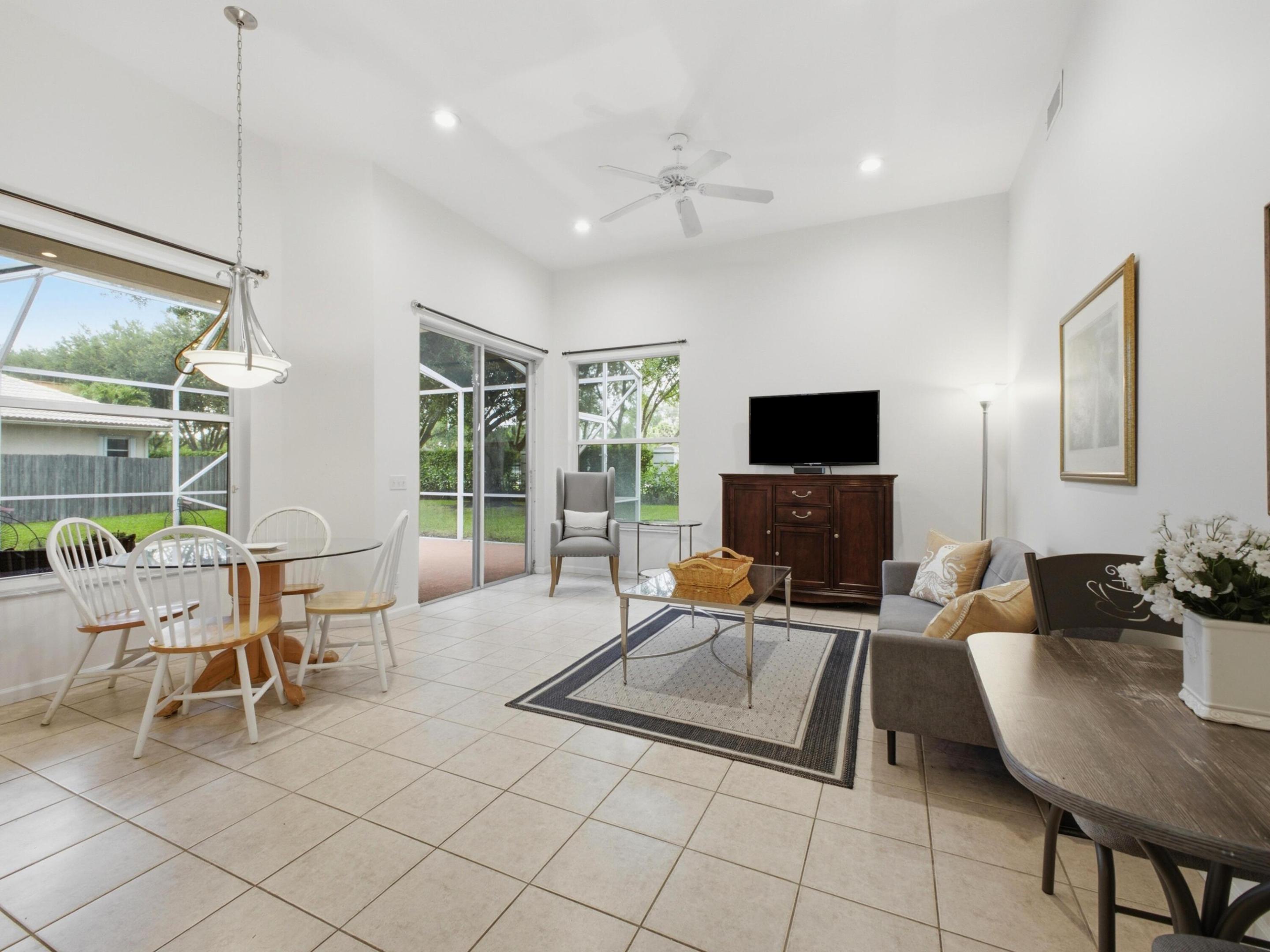 REGENCY LAKE ESTATES - Residential Lease