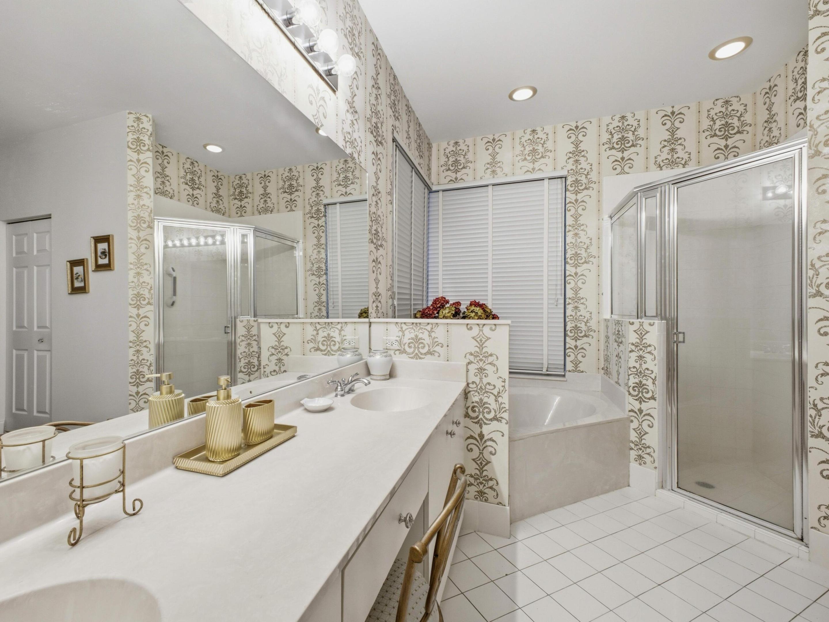 REGENCY LAKE ESTATES - Residential Lease