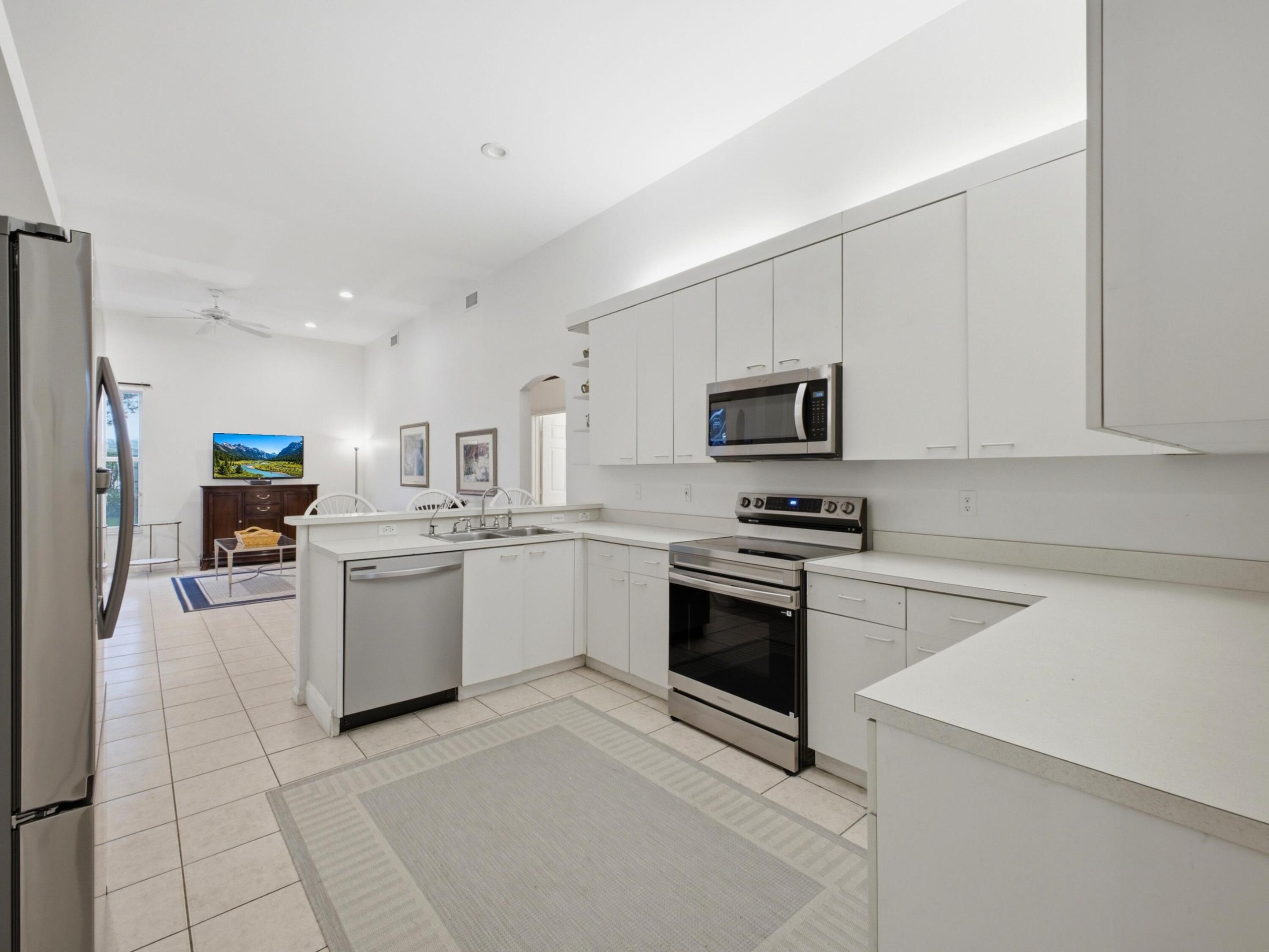 REGENCY LAKE ESTATES - Residential Lease