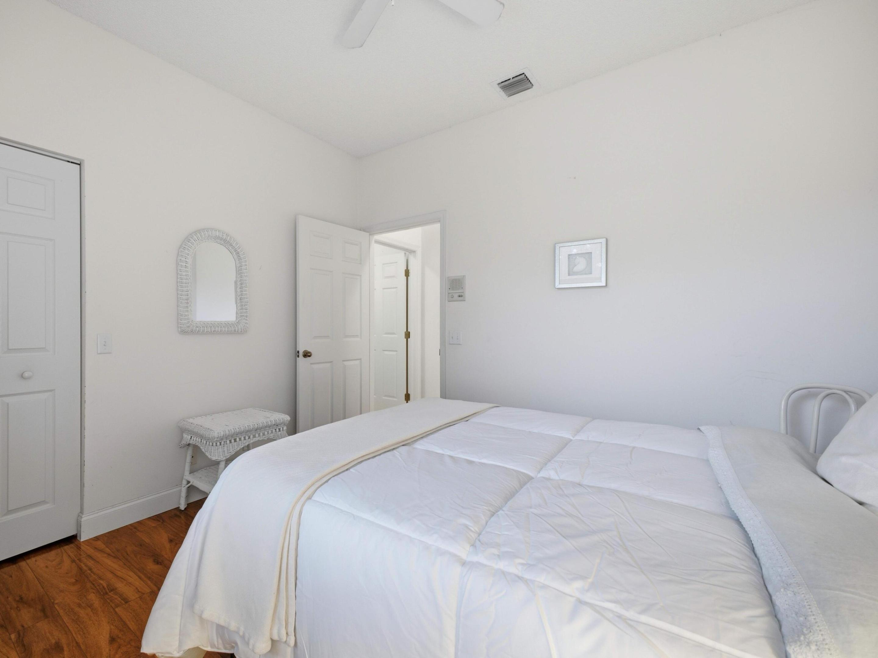 REGENCY LAKE ESTATES - Residential Lease
