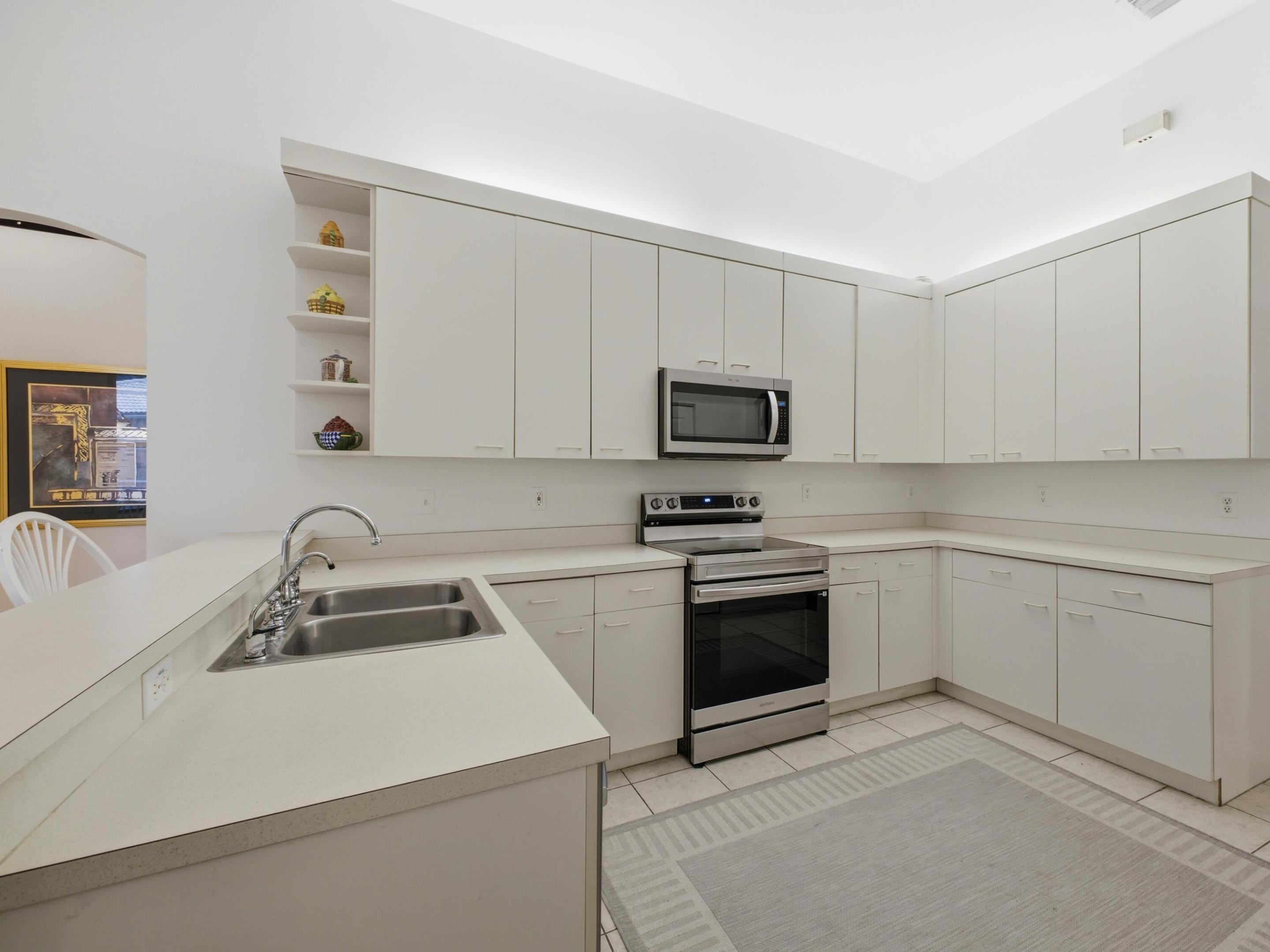 REGENCY LAKE ESTATES - Residential Lease