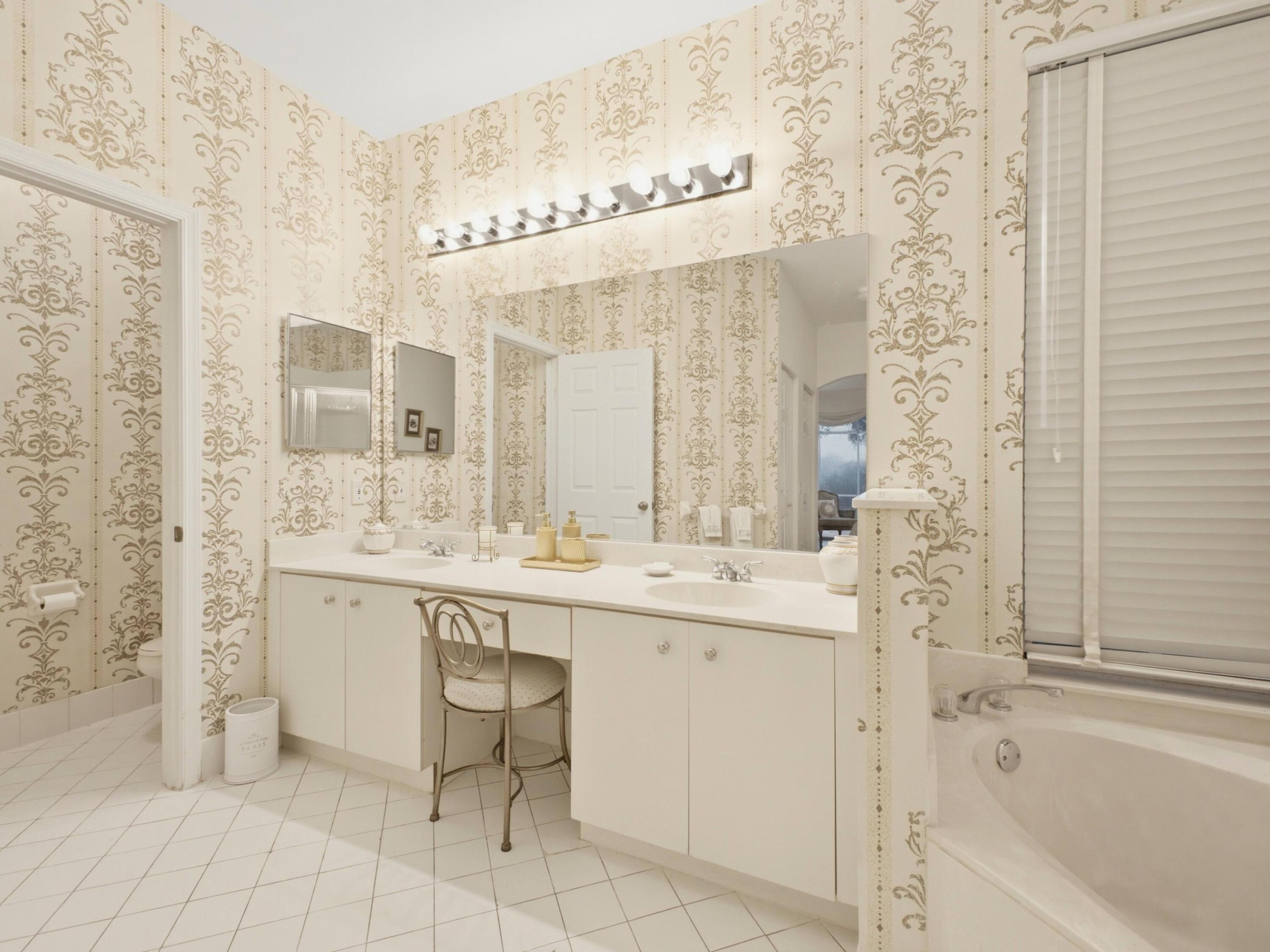 REGENCY LAKE ESTATES - Residential Lease