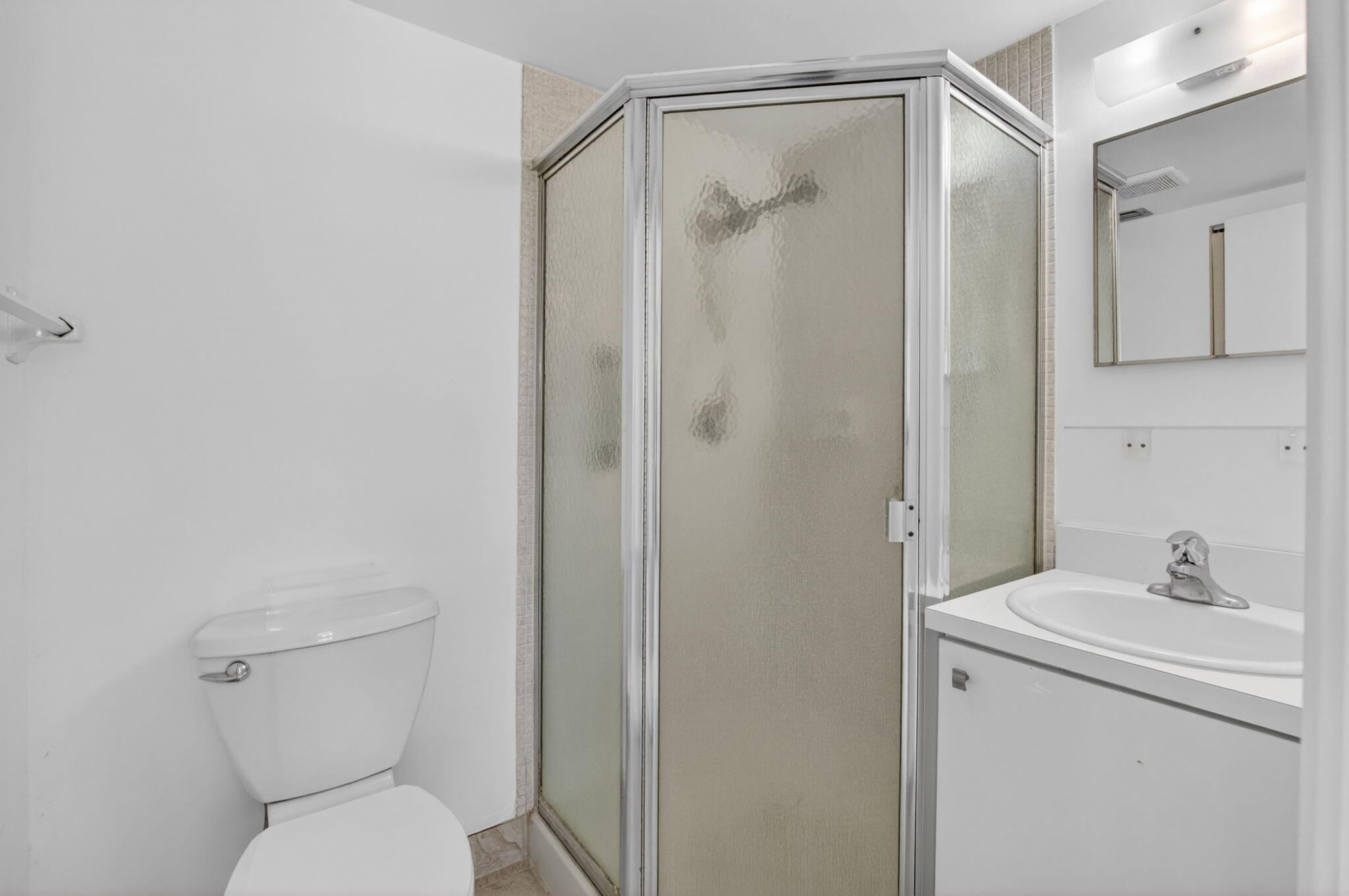 PINES OF DELRAY CONDO - Residential Lease