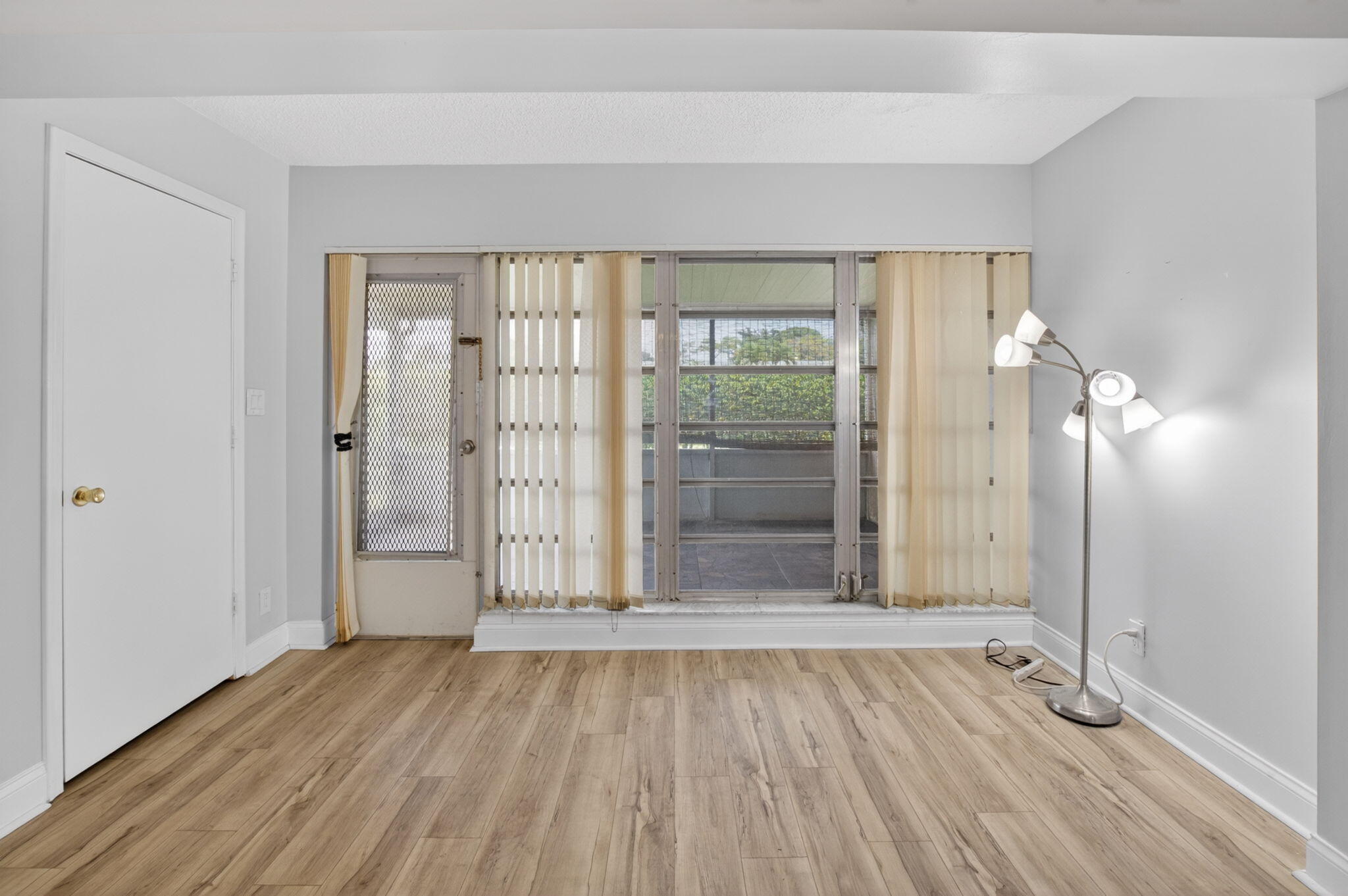PINES OF DELRAY CONDO - Residential Lease