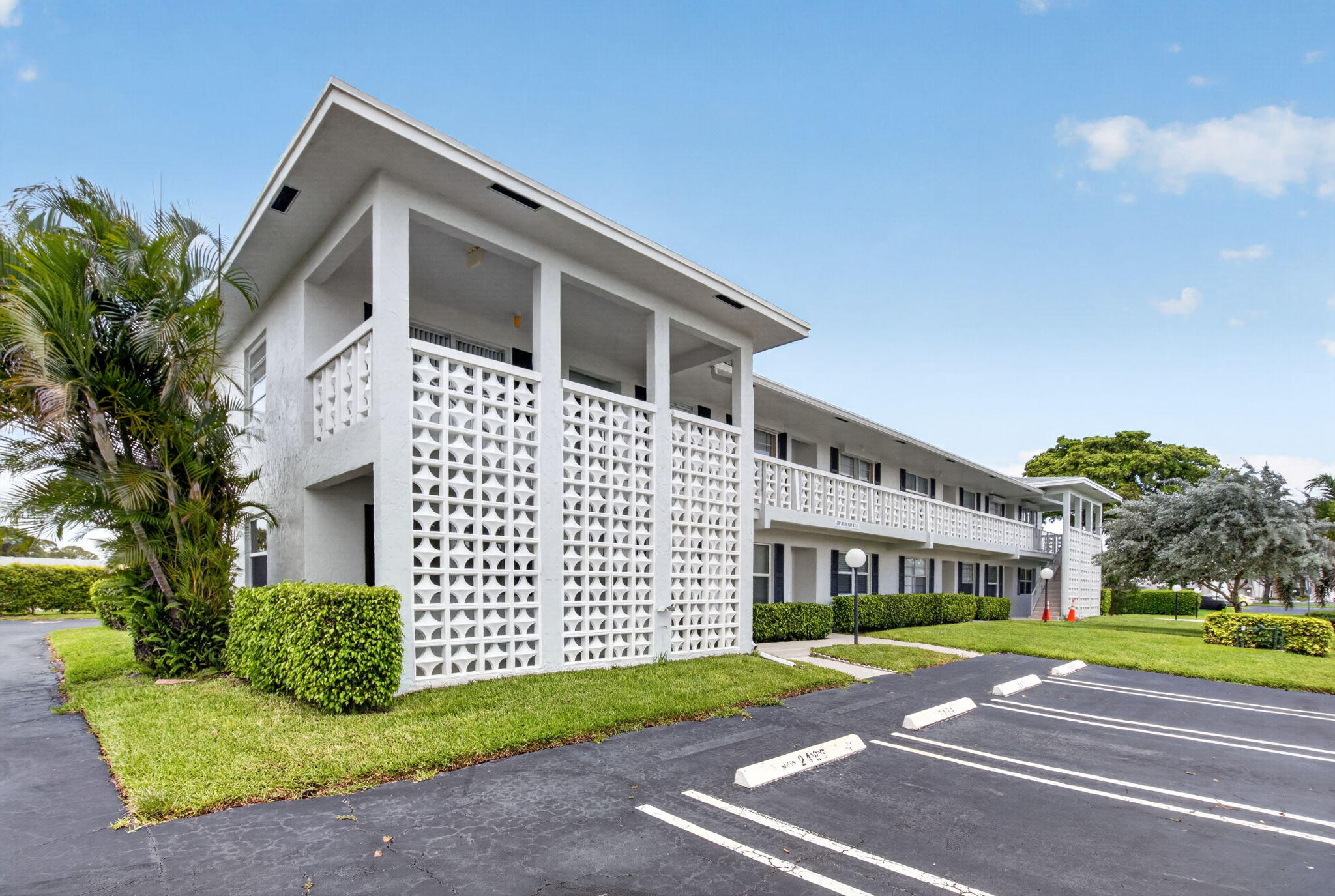 PINES OF DELRAY CONDO - Residential Lease