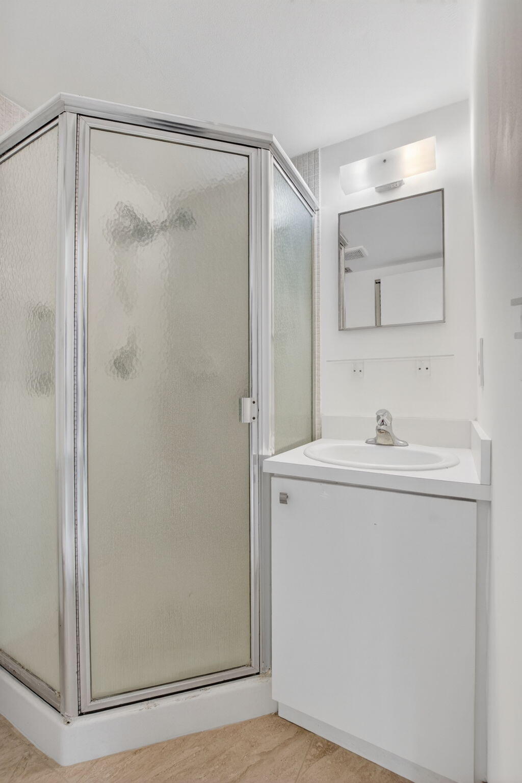PINES OF DELRAY CONDO - Residential Lease